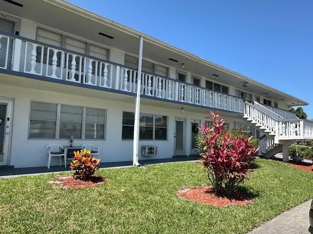 98 E Kingswood E E, West Palm Beach, FL 33417 — photo 5 of 15