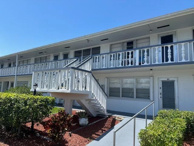 98 E Kingswood E E, West Palm Beach, FL 33417 — photo 13 of 15