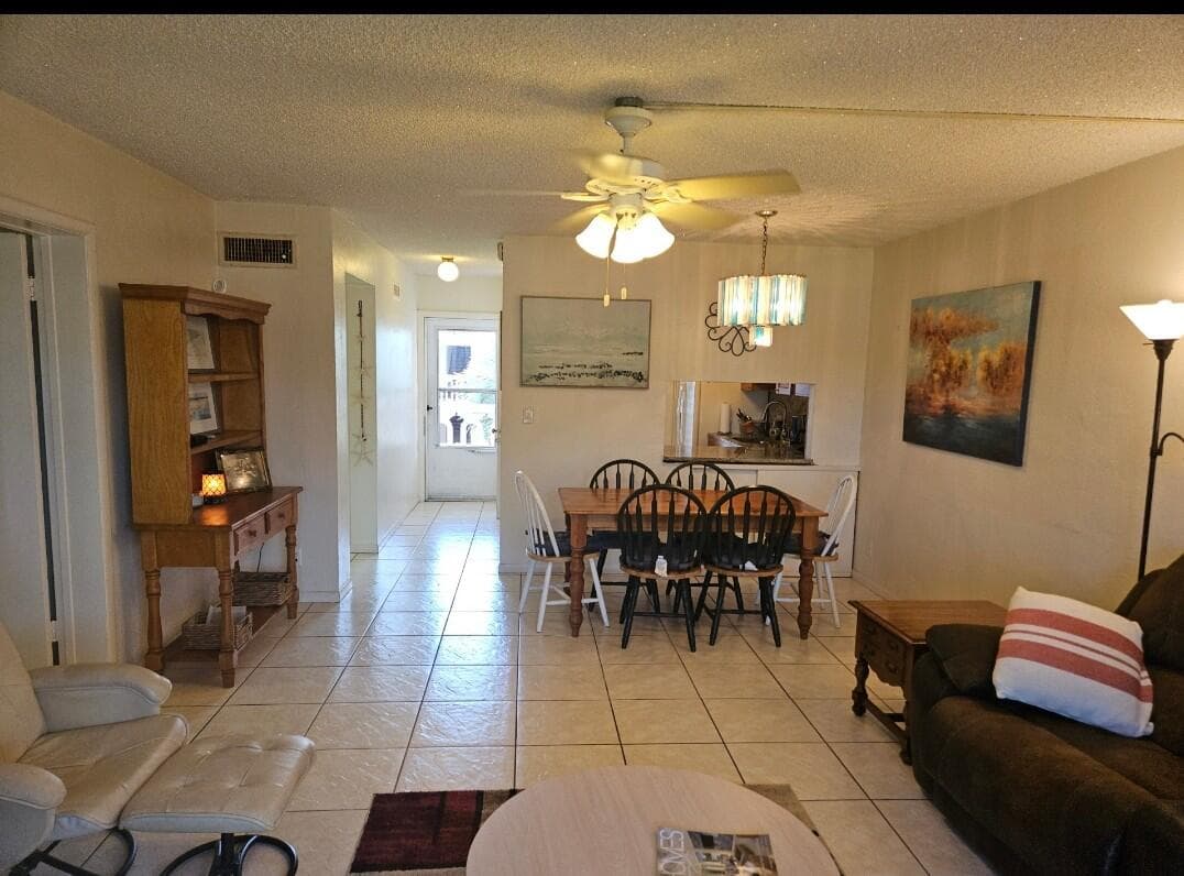 2581 N Garden 202 Drive N 202, Lake Worth, FL 33461 — photo 9 of 14