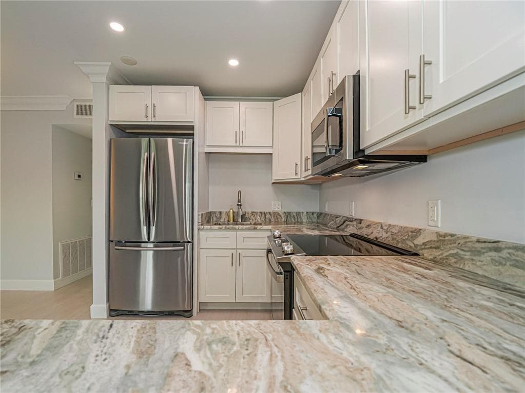 97 Spring Lake Drive 104, Vero Beach, FL 32962 — photo 3 of 36