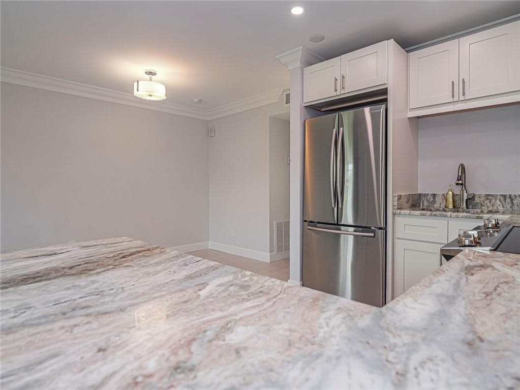 97 Spring Lake Drive 104, Vero Beach, FL 32962 — photo 11 of 36