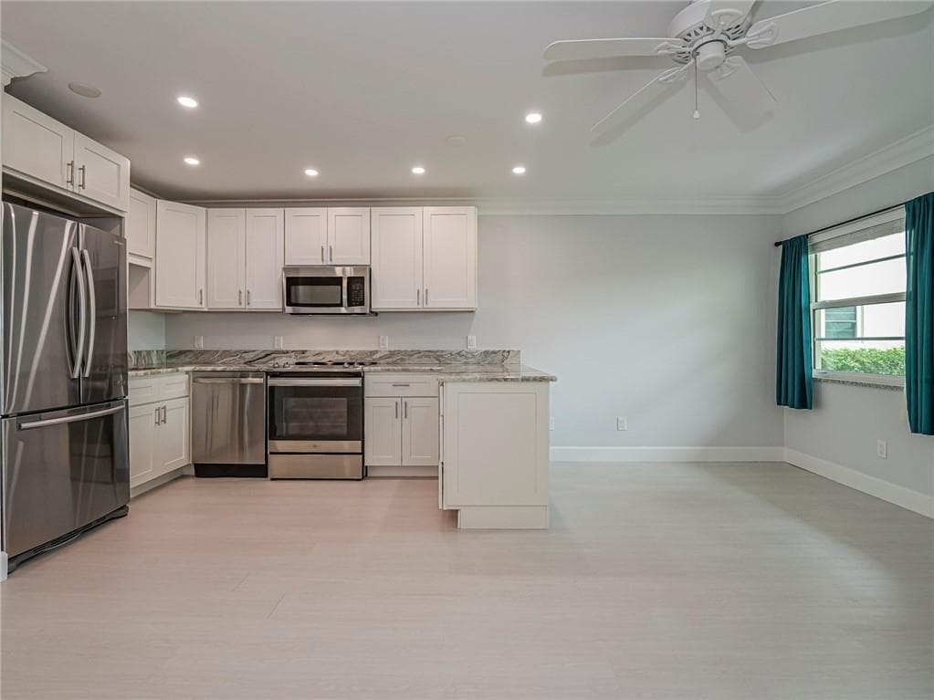97 Spring Lake Drive 104, Vero Beach, FL 32962 — photo 13 of 36