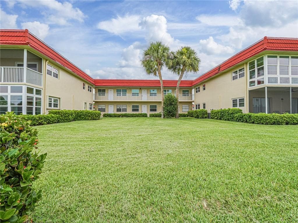97 Spring Lake Drive 104, Vero Beach, FL 32962 — photo 34 of 36