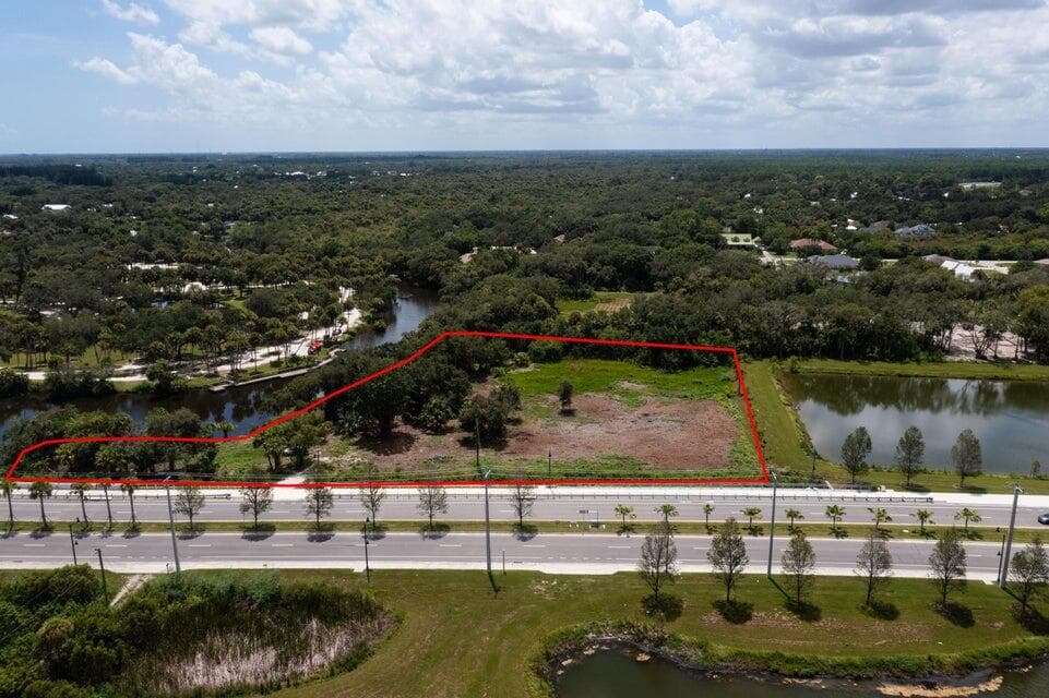 2083 W Midway Road, Fort Pierce, FL 34981 — photo 10 of 19