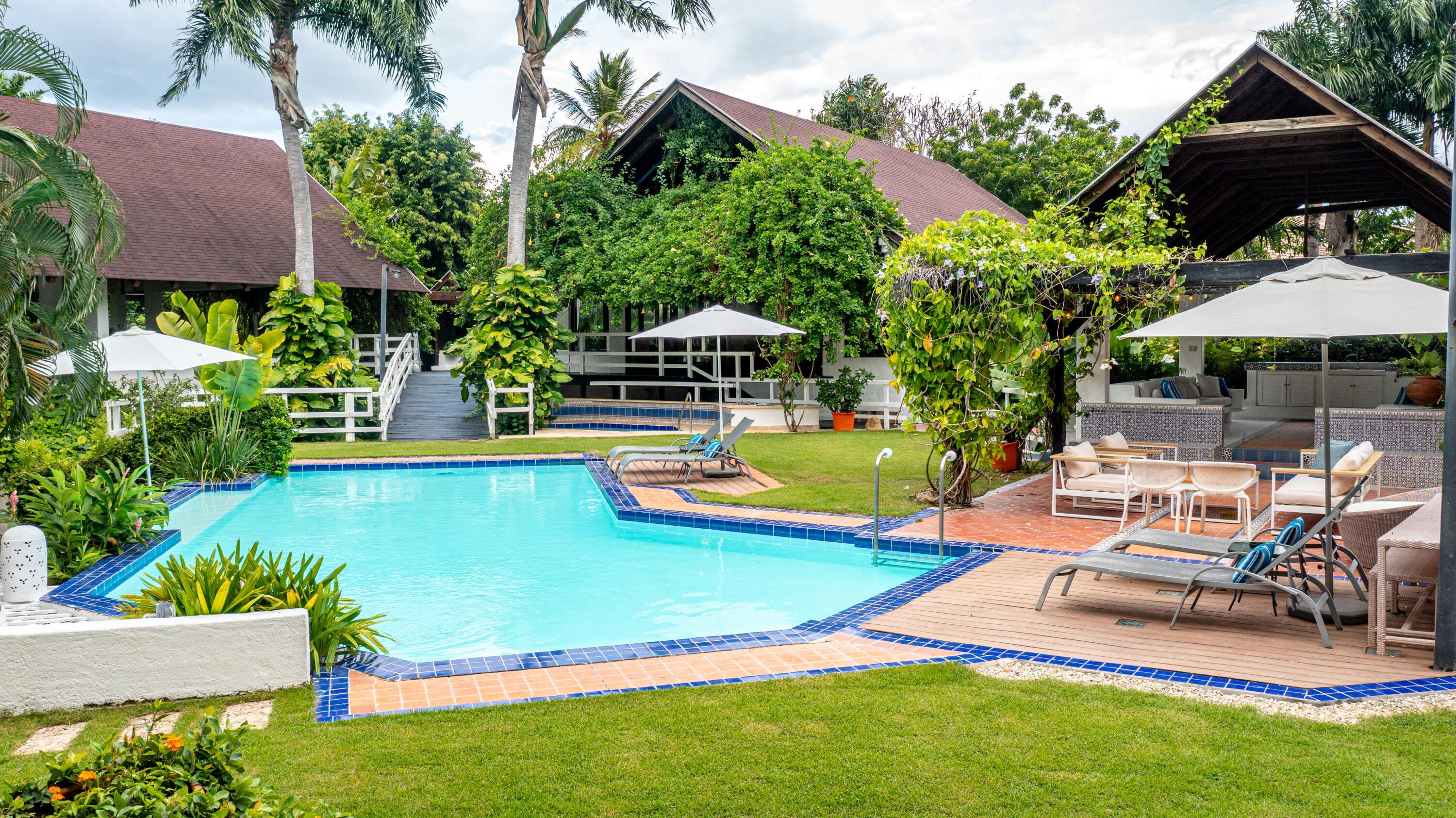 12 Bahia Minitas — photo 1 of 21