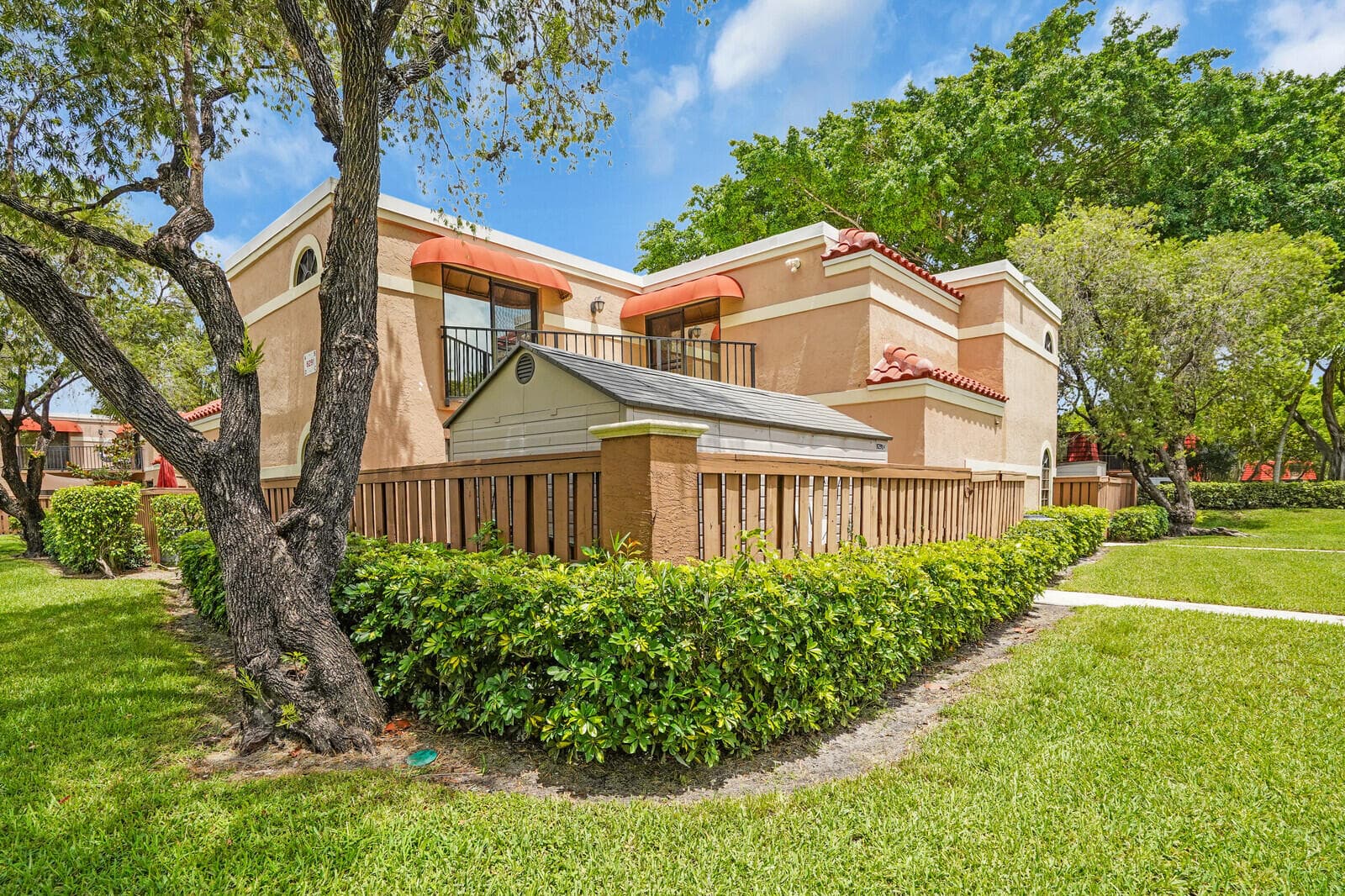 8291 Thames Boulevard C, Boca Raton, FL 33433 — photo 1 of 20