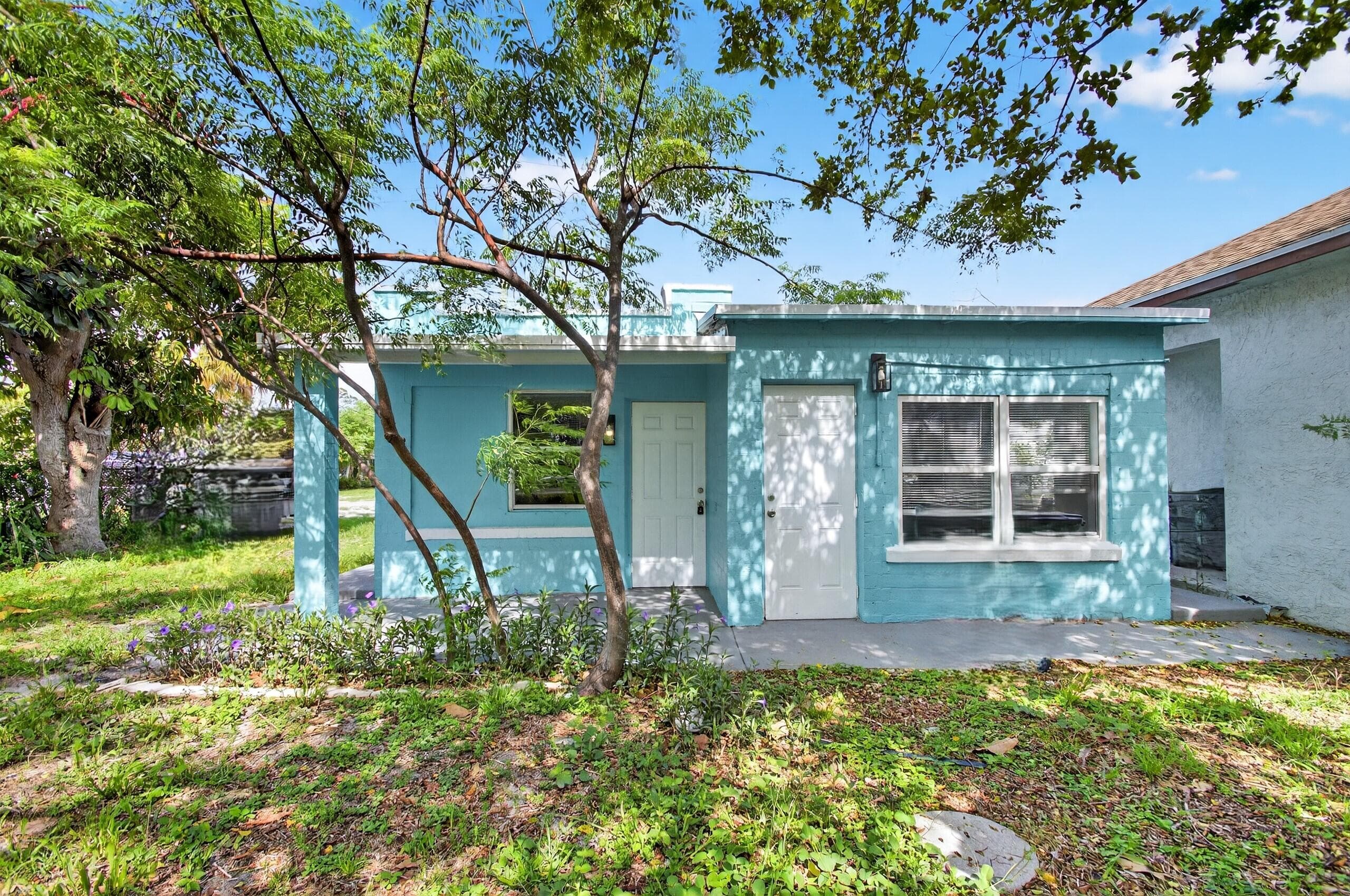 323 S E Street, Lake Worth Beach, FL 33460 — photo 1 of 42