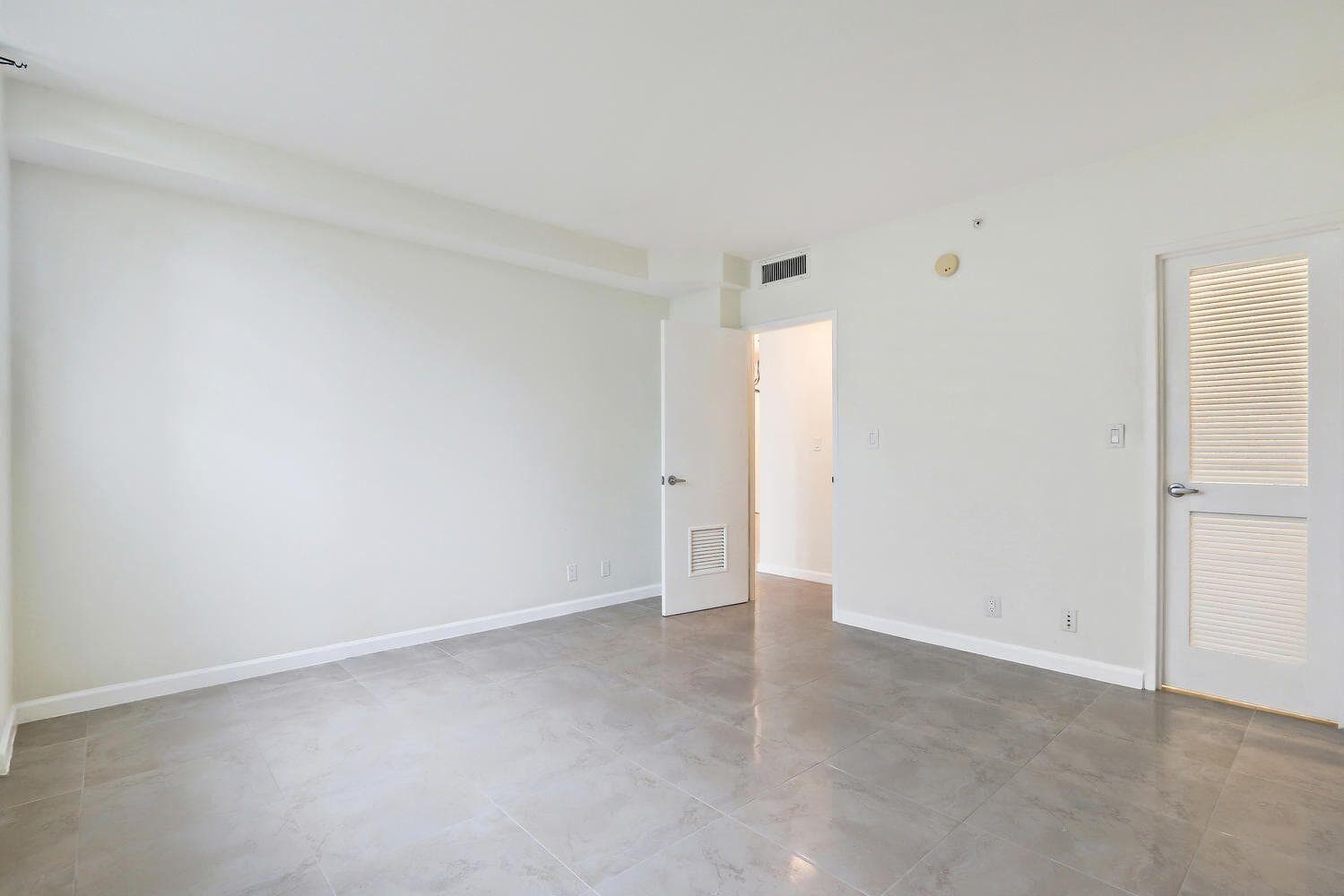 3001 S Ocean Drive 201, Hollywood, FL 33019 — photo 8 of 17