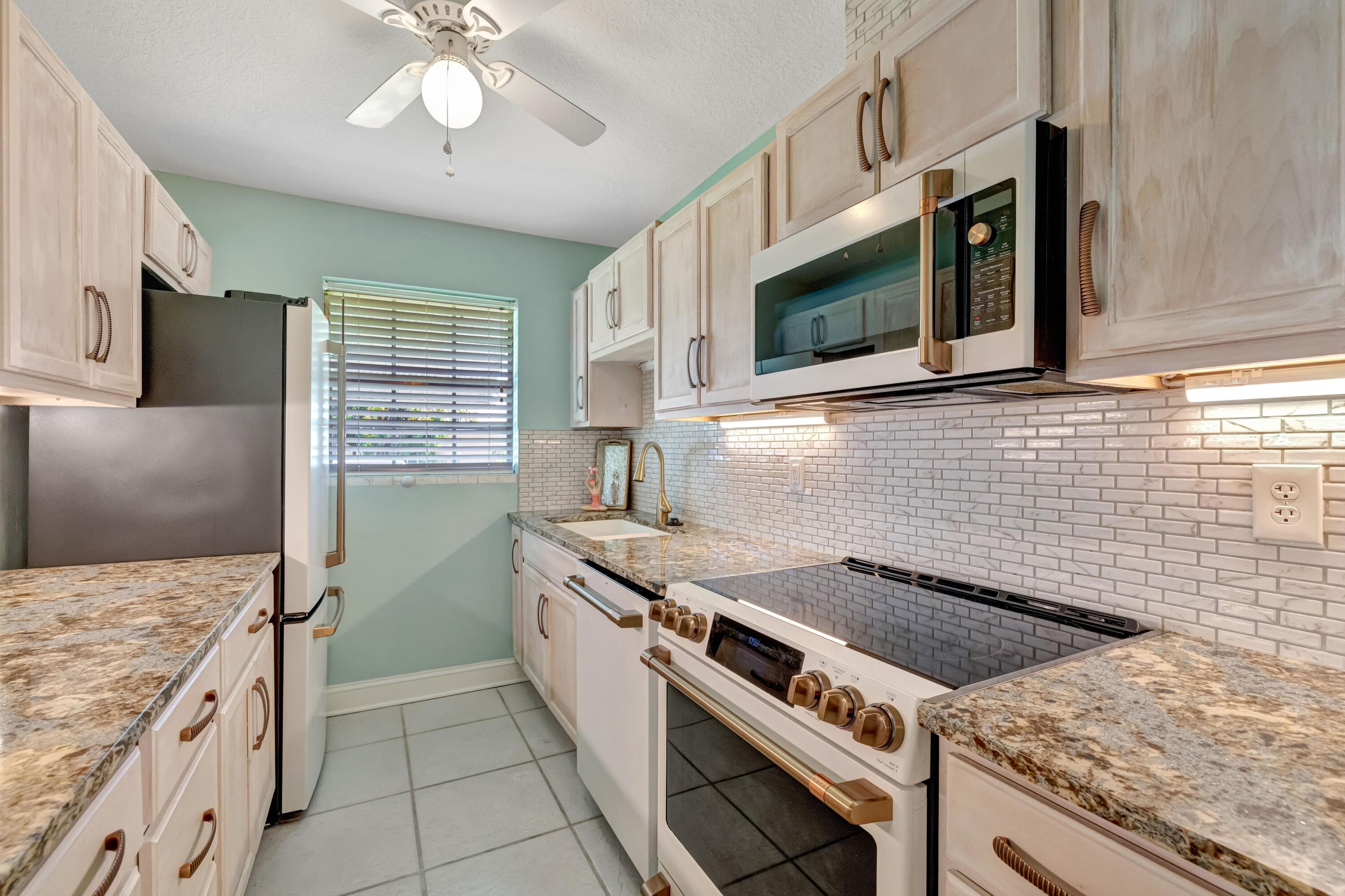 215 Manatee Lane B, Fort Pierce, FL 34952 — photo 8 of 22
