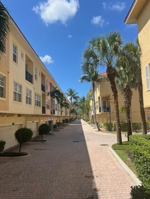 11750 Valencia Gardens Avenue, Palm Beach Gardens, FL 33410 — photo 3 of 11