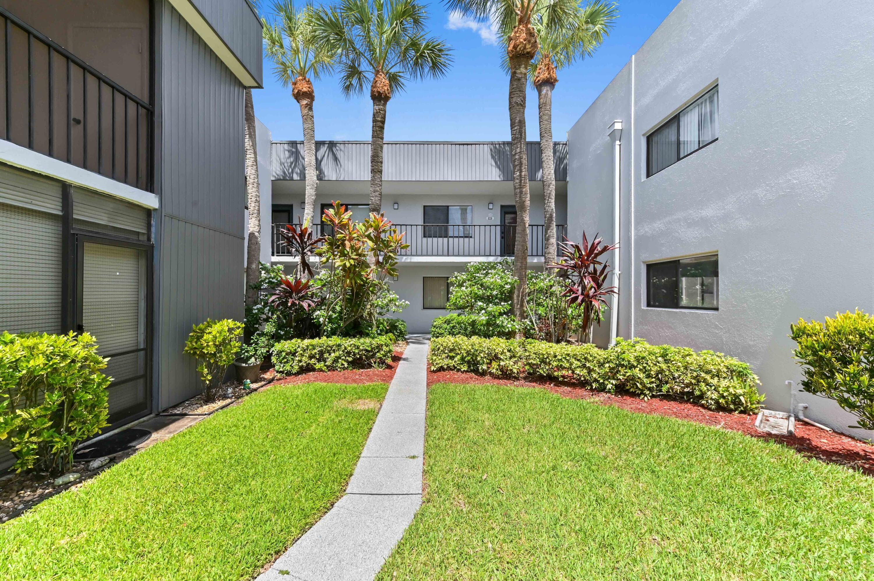 15054 Ashland Way 84, Delray Beach, FL 33484 — photo 2 of 16