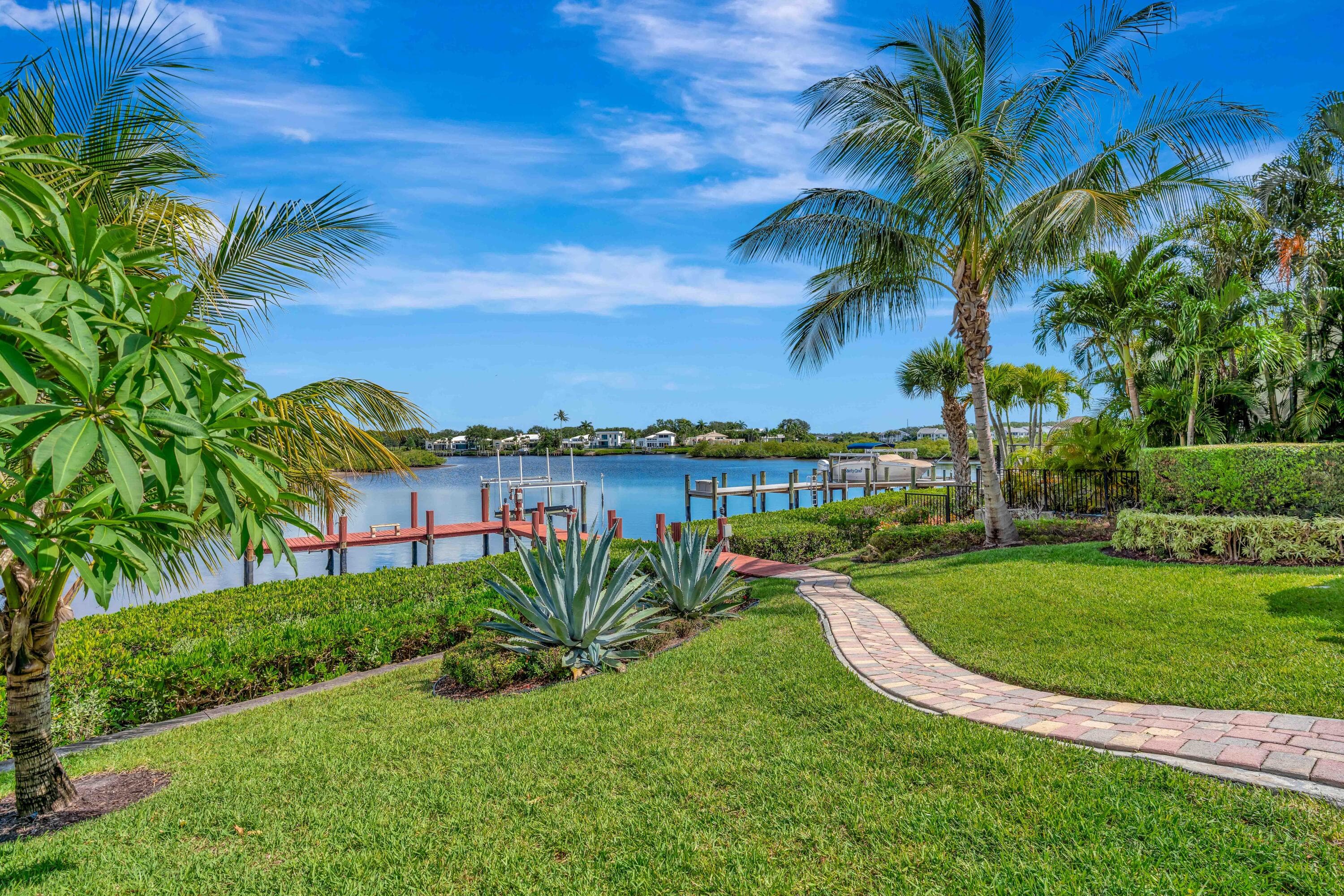 102 Victory Drive, Jupiter, FL 33477 — photo 3 of 15