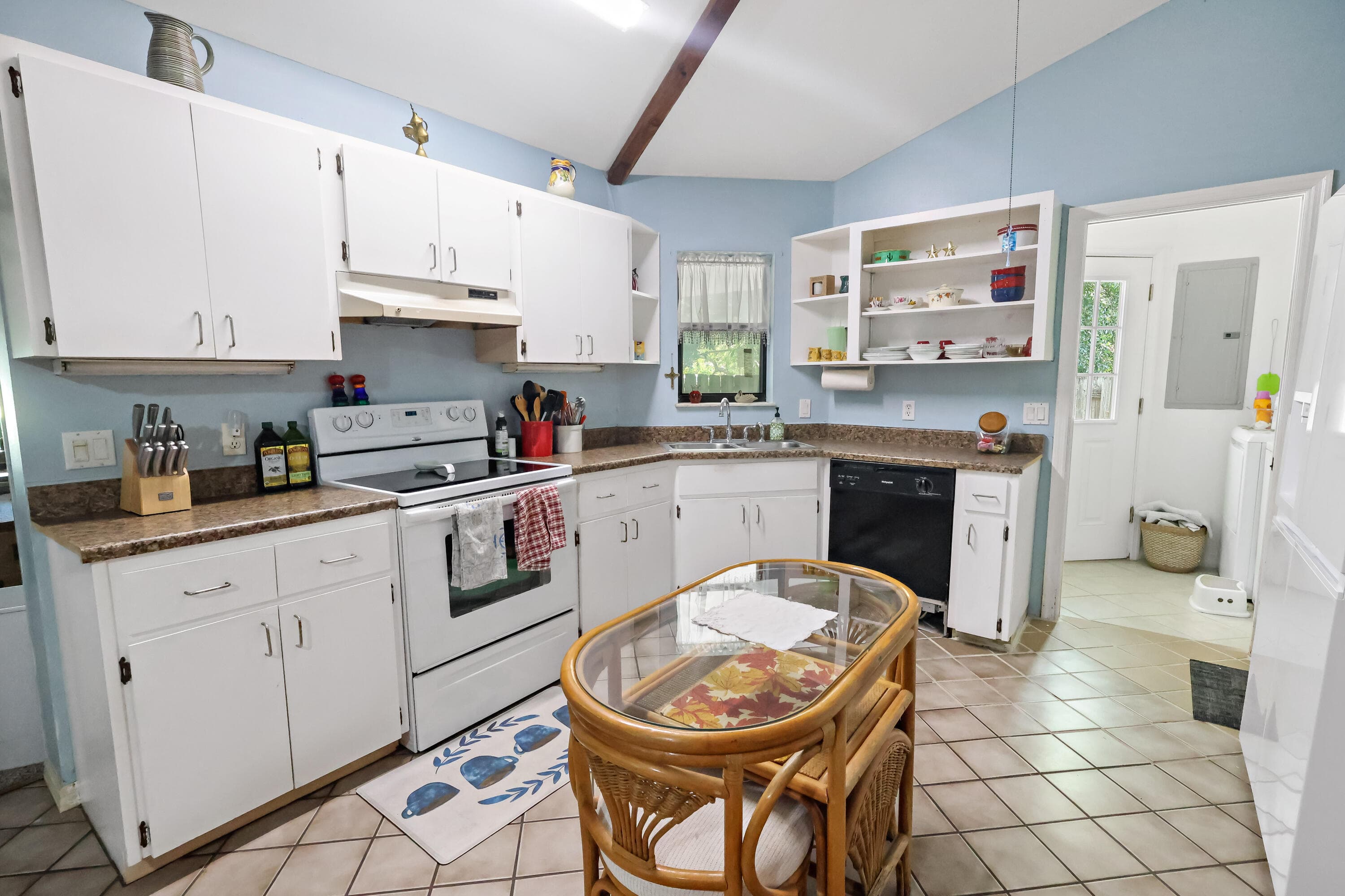 1466 SW 24th Avenue SW, Vero Beach, FL 32962 — photo 3 of 29