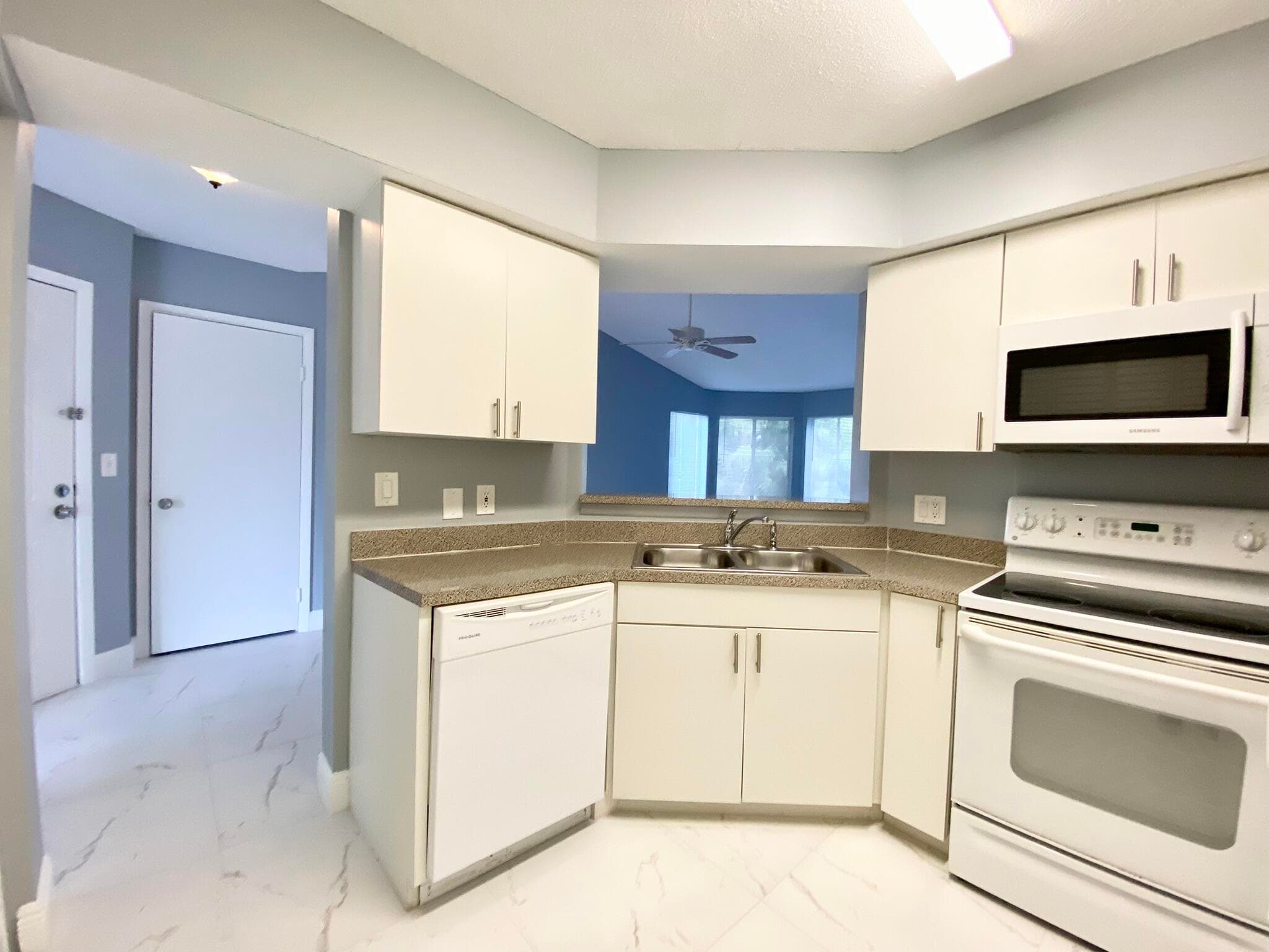 815 W Boynton Beach Boulevard 16-201, Boynton Beach, FL 33426 — photo 8 of 37