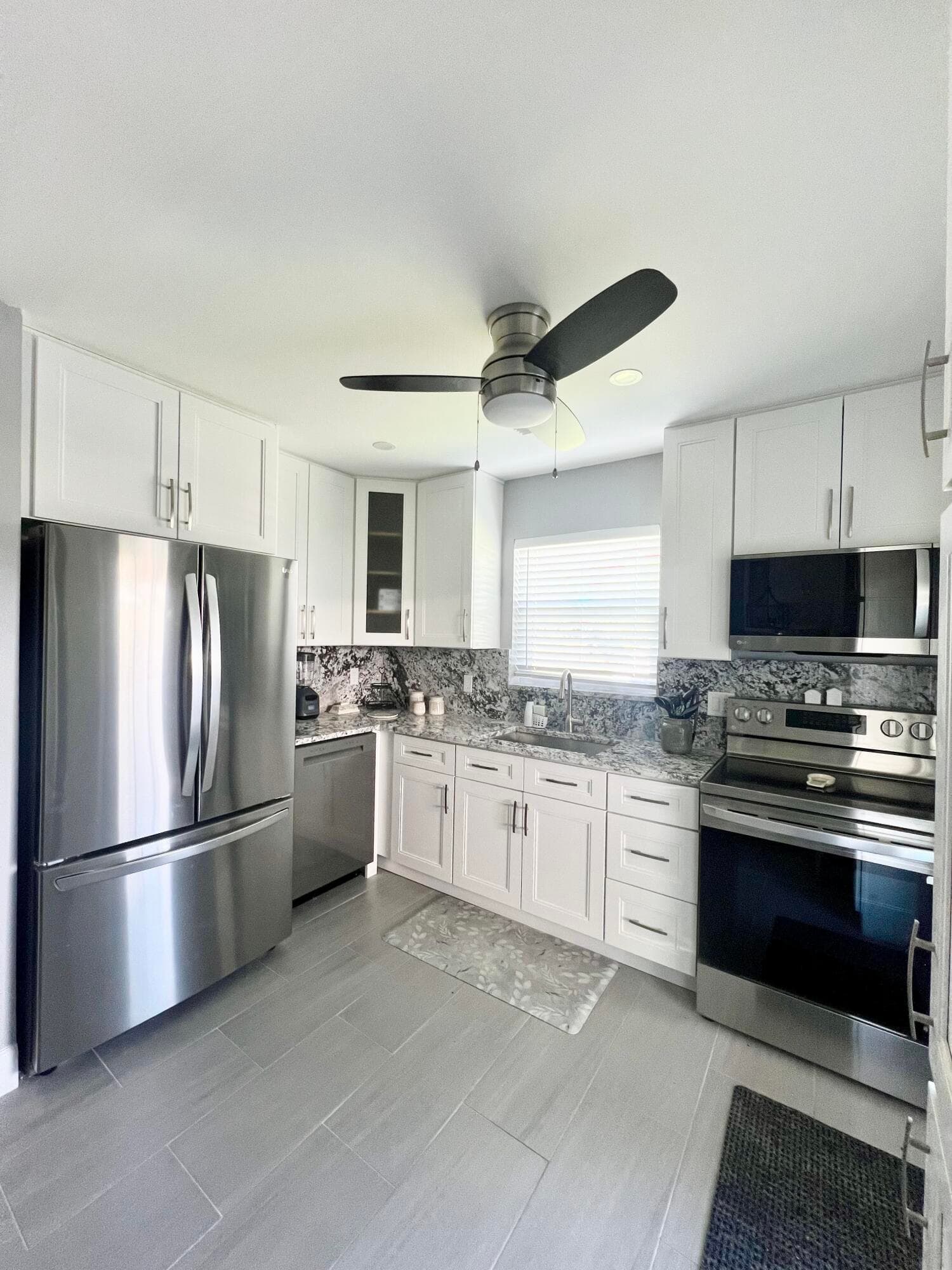 222 SE 3rd Street, Boynton Beach, FL 33435 — photo 3 of 40