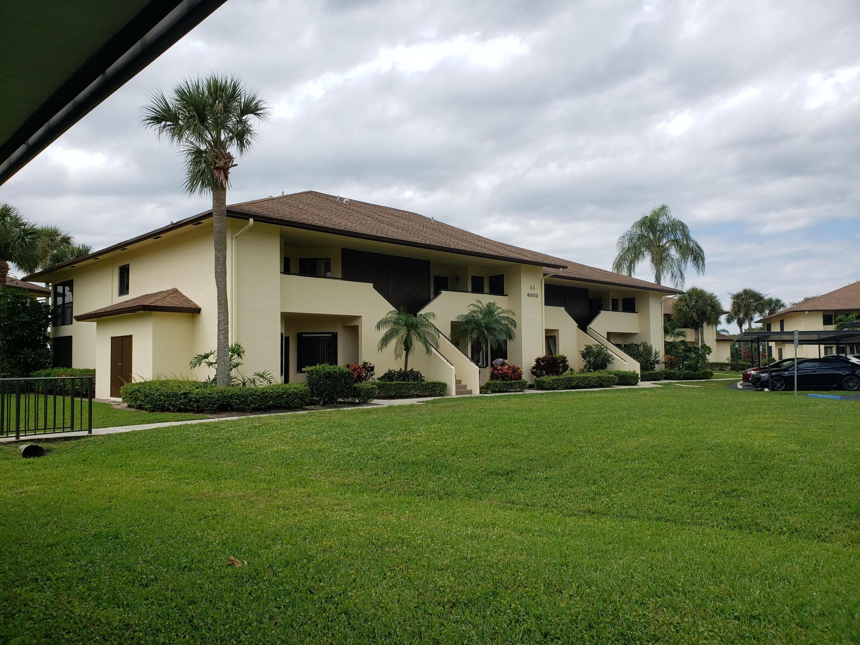 6303 SE Williamsburg Drive 201, Hobe Sound, FL 33455 — photo 2 of 19