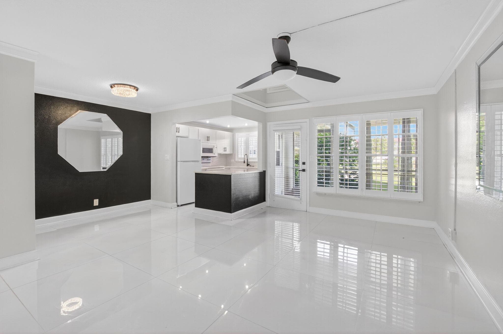 808 SE 7th Street 107, Deerfield Beach, FL 33441 — photo 1 of 14