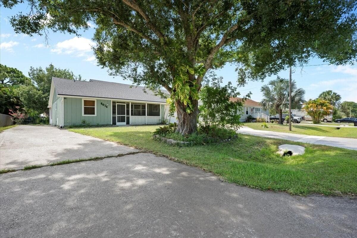 6015 Raintree Trl, Fort Pierce, FL 34982 — photo 3 of 19