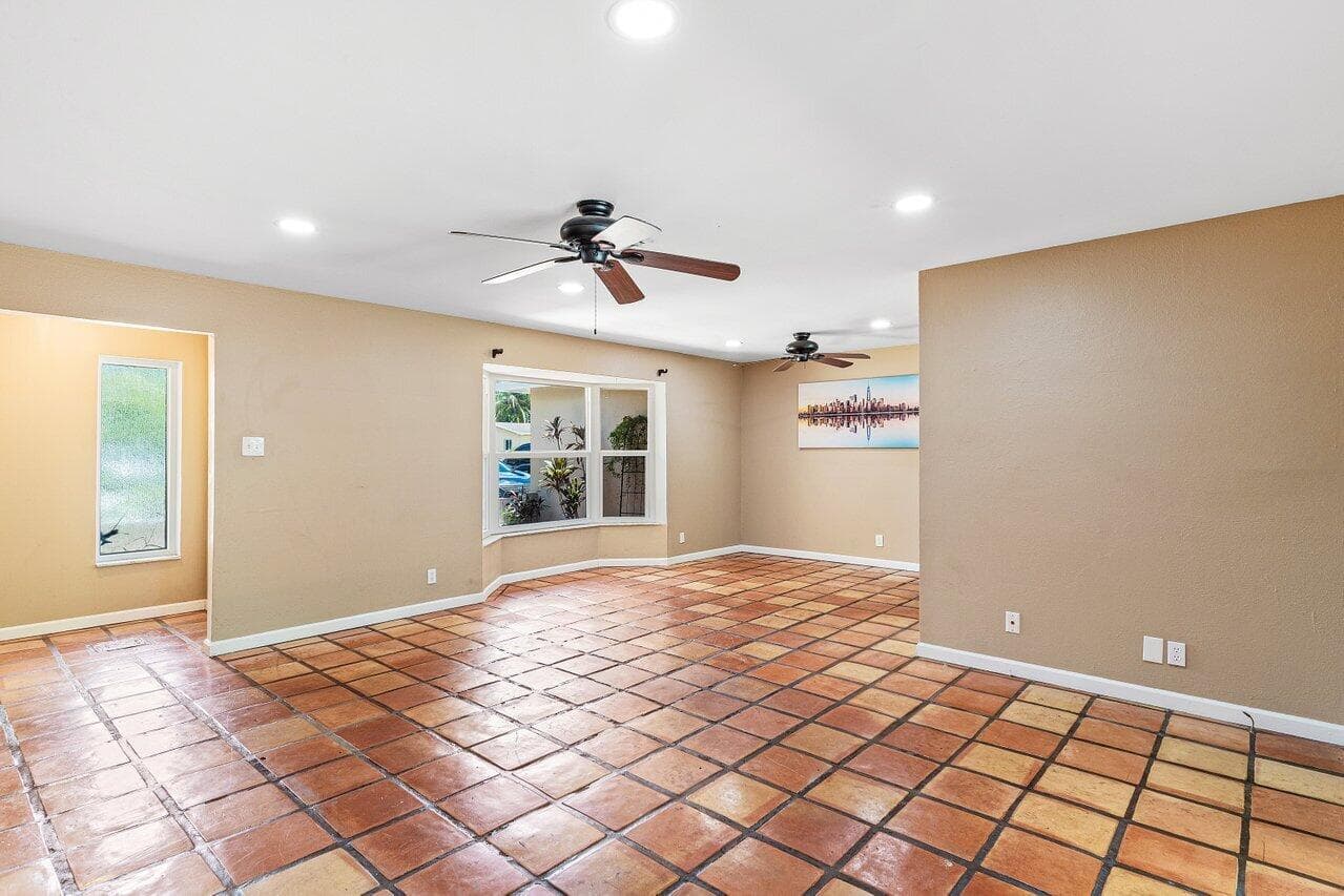 7815 NW 1st Street, Margate, FL 33063 — photo 4 of 33