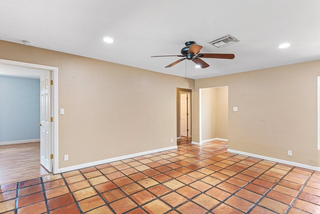 7815 NW 1st Street, Margate, FL 33063 — photo 5 of 33