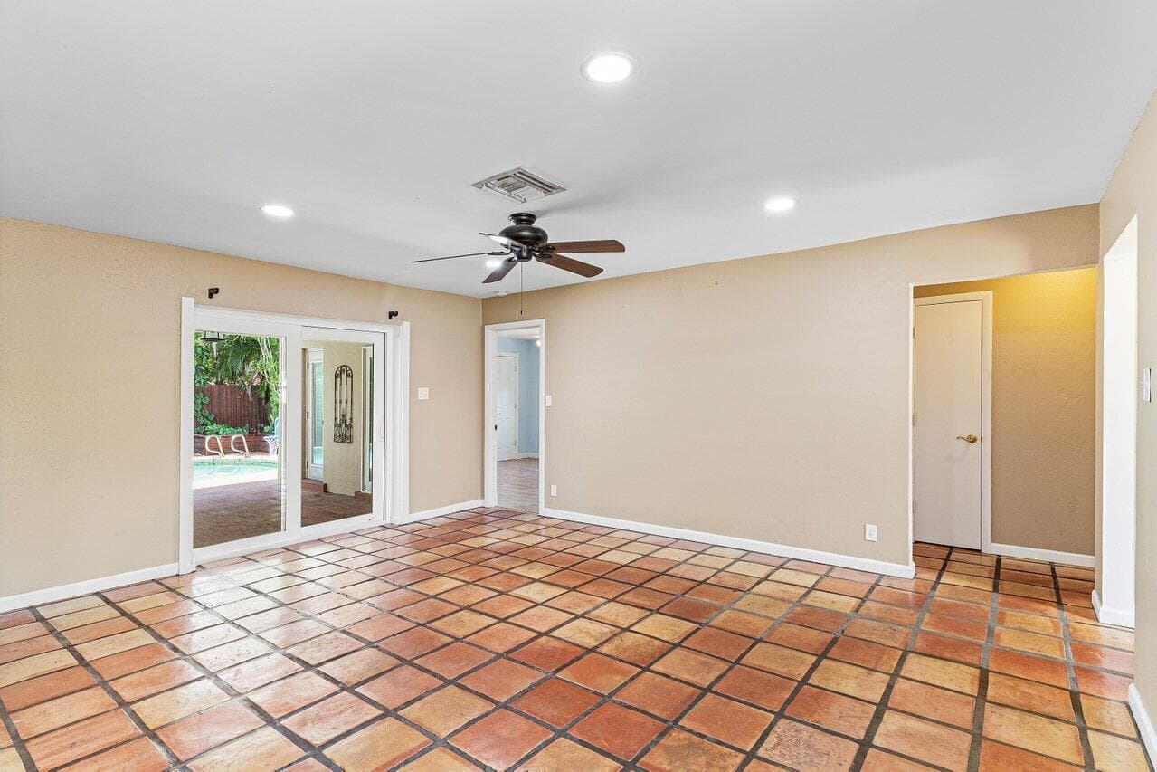 7815 NW 1st Street, Margate, FL 33063 — photo 6 of 33