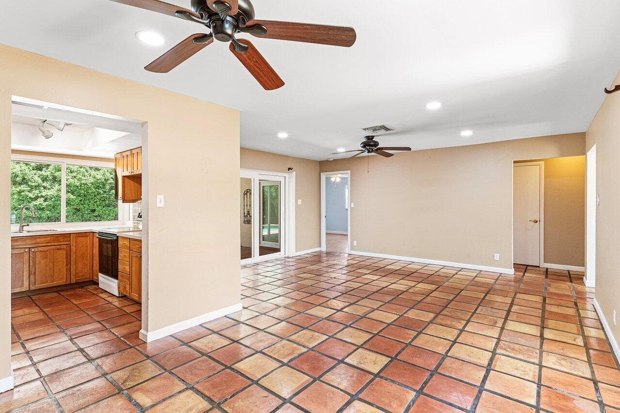 7815 NW 1st Street, Margate, FL 33063 — photo 8 of 33