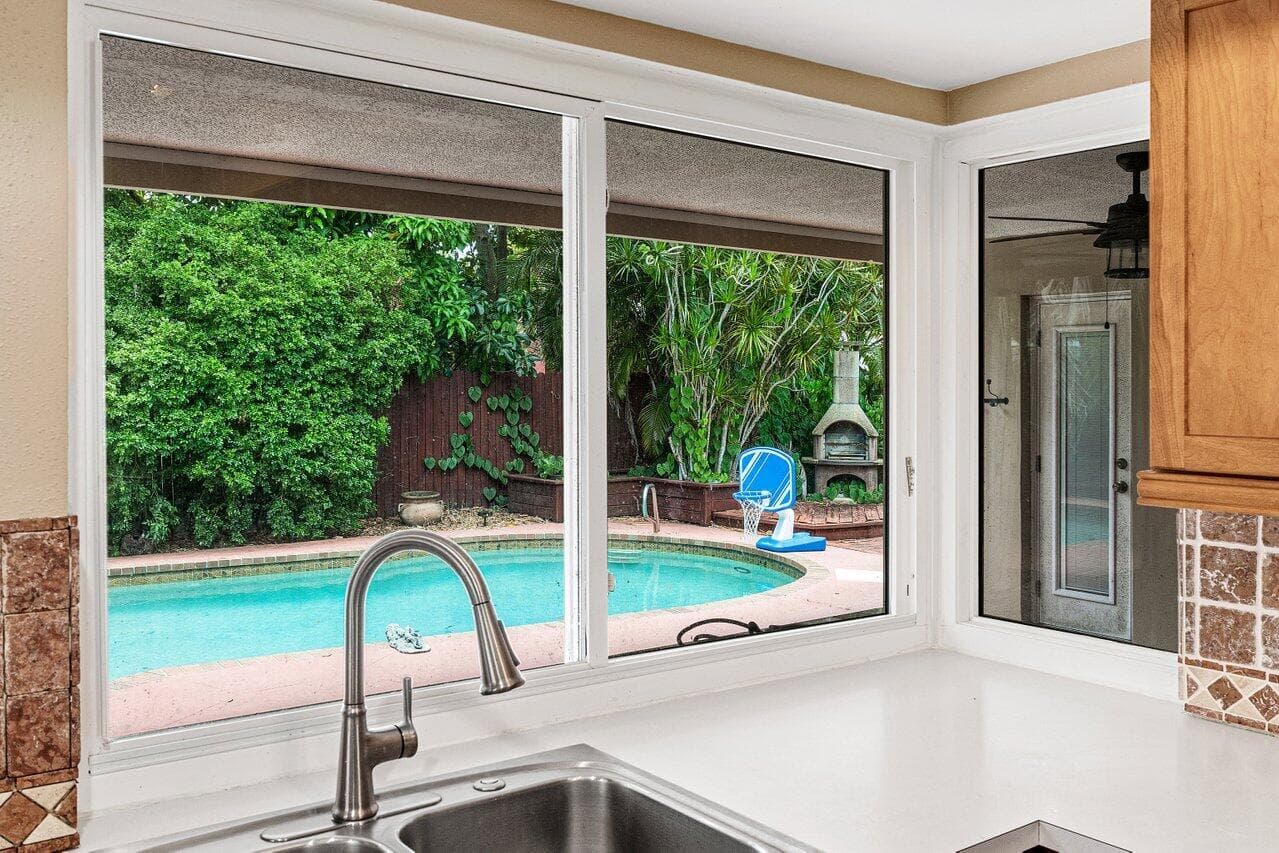 7815 NW 1st Street, Margate, FL 33063 — photo 10 of 33