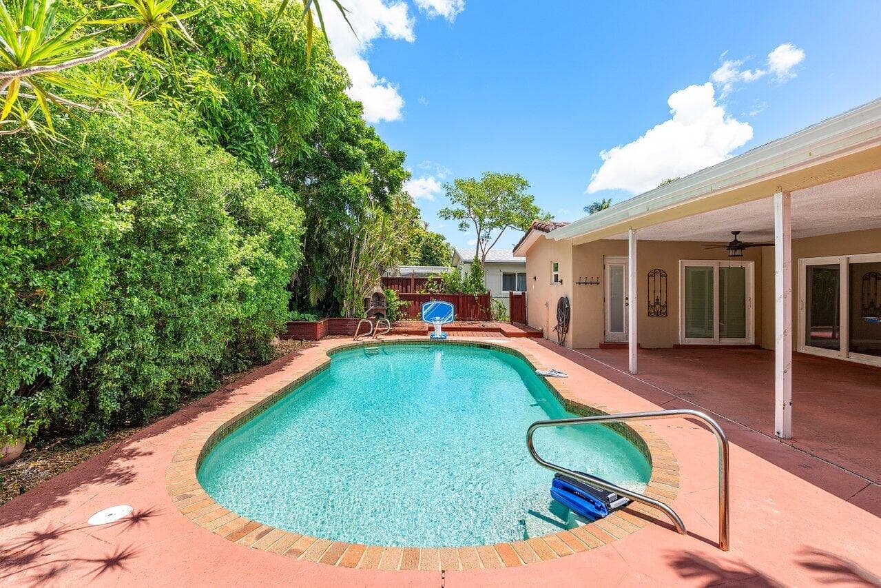7815 NW 1st Street, Margate, FL 33063 — photo 1 of 33