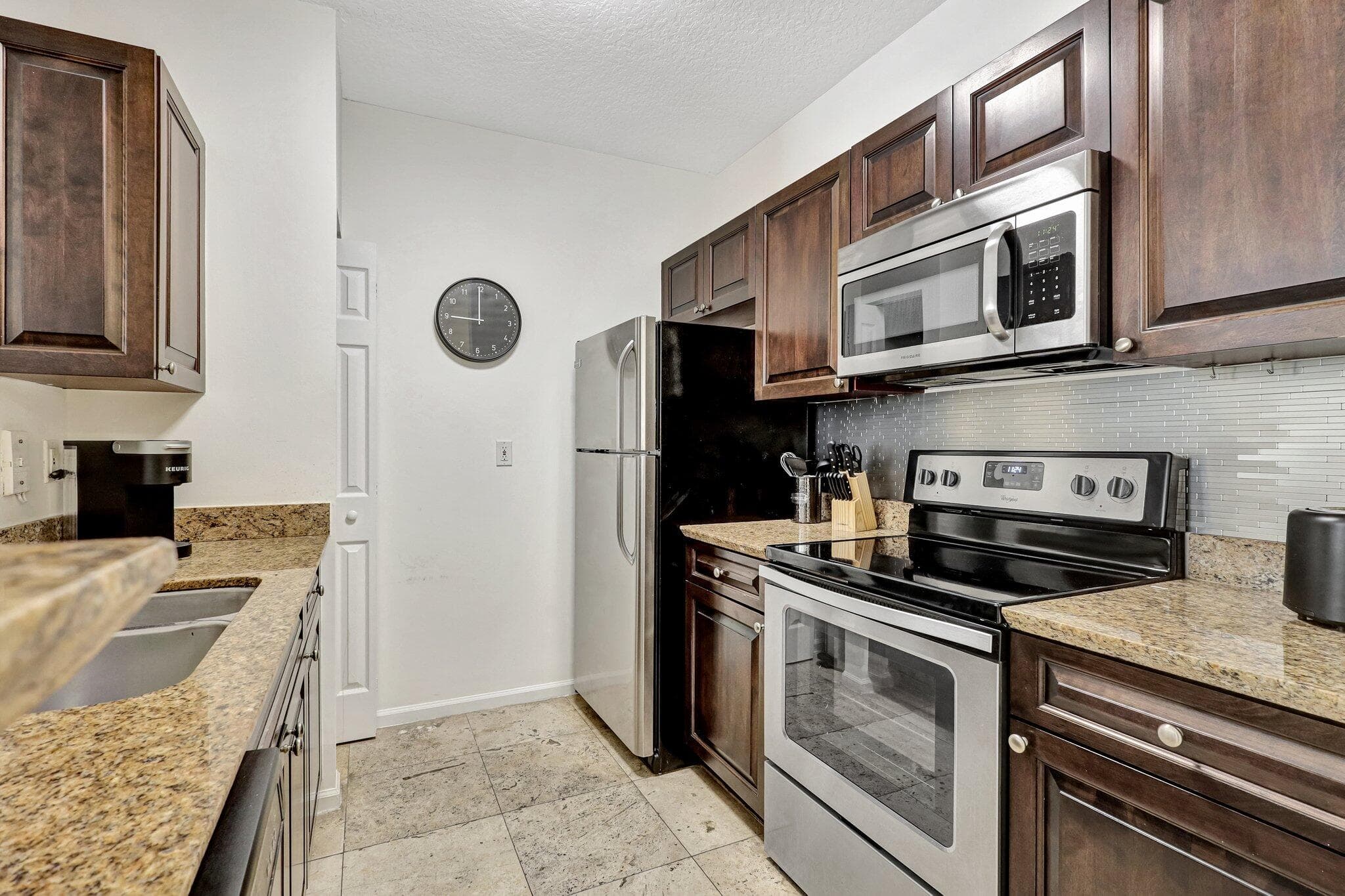 580 S Sapodilla Avenue 105, West Palm Beach, FL 33401 — photo 3 of 24