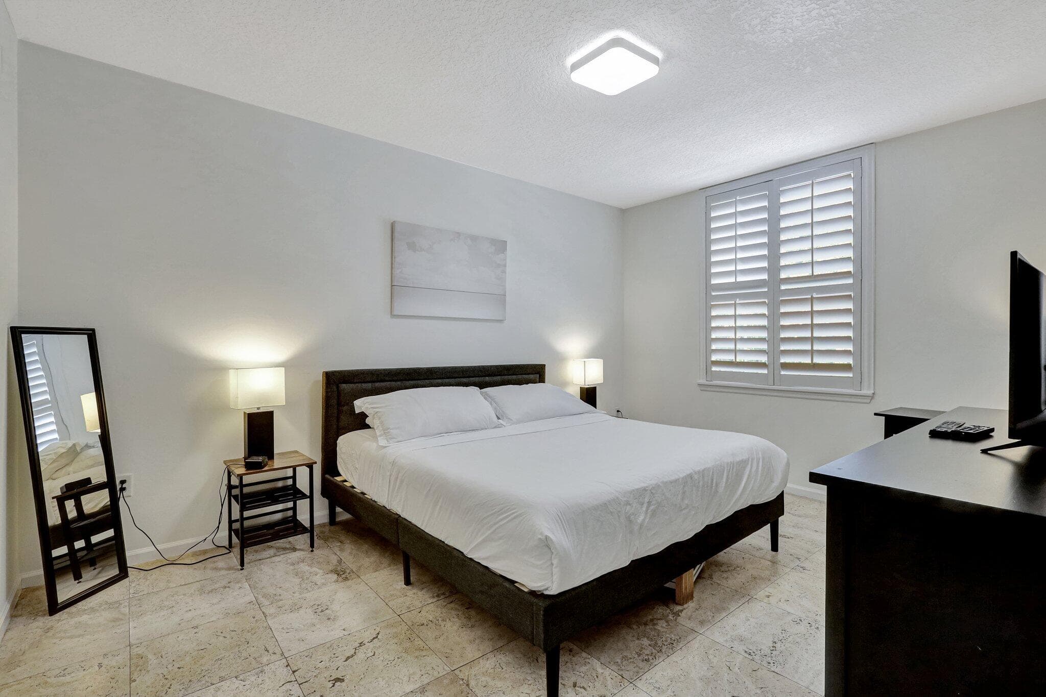 580 S Sapodilla Avenue 105, West Palm Beach, FL 33401 — photo 13 of 24
