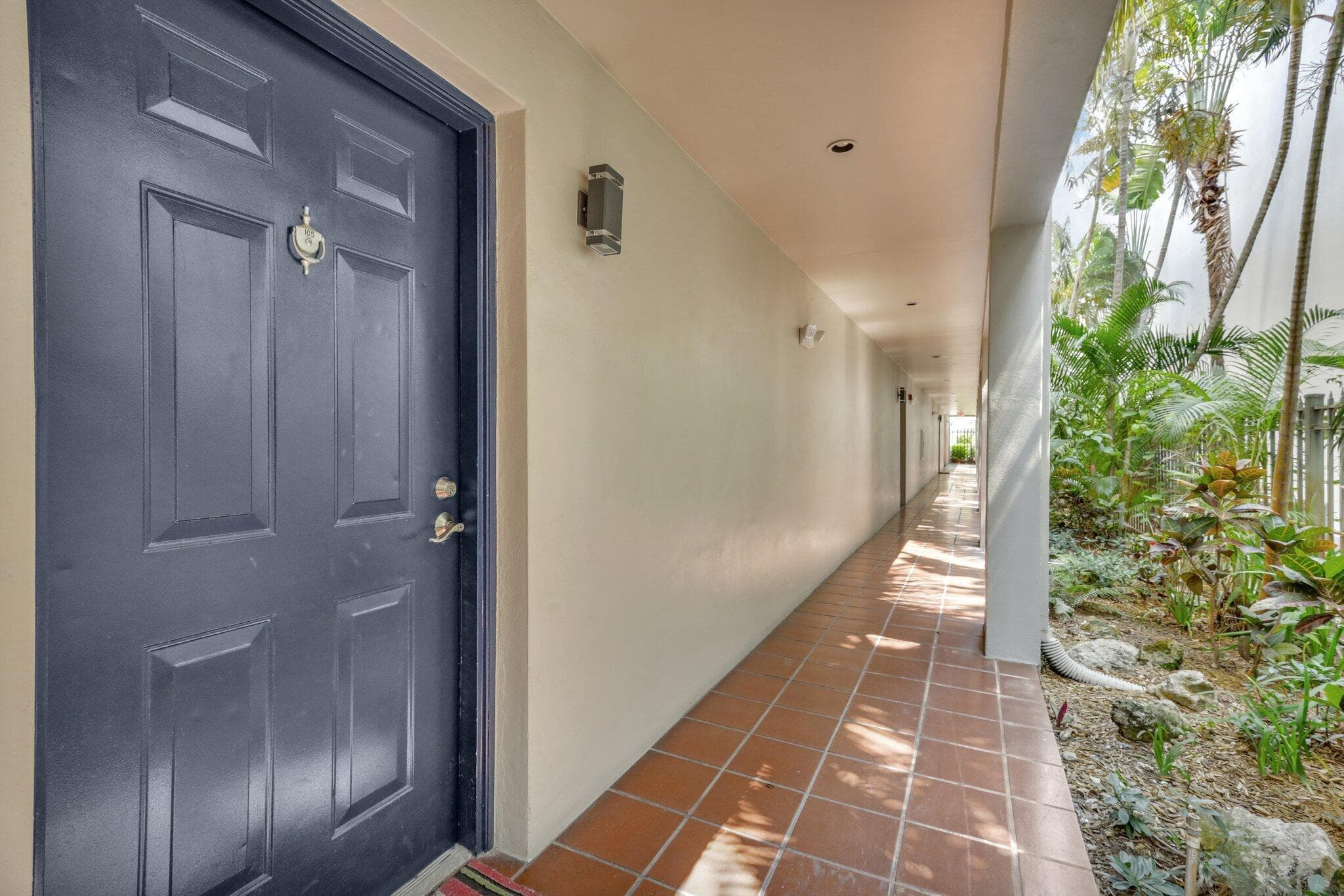 580 S Sapodilla Avenue 105, West Palm Beach, FL 33401 — photo 19 of 24