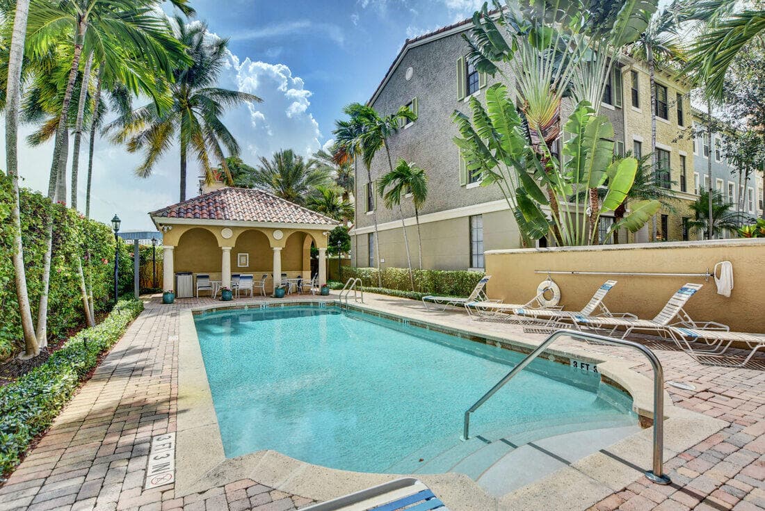 580 S Sapodilla Avenue 105, West Palm Beach, FL 33401 — photo 20 of 24