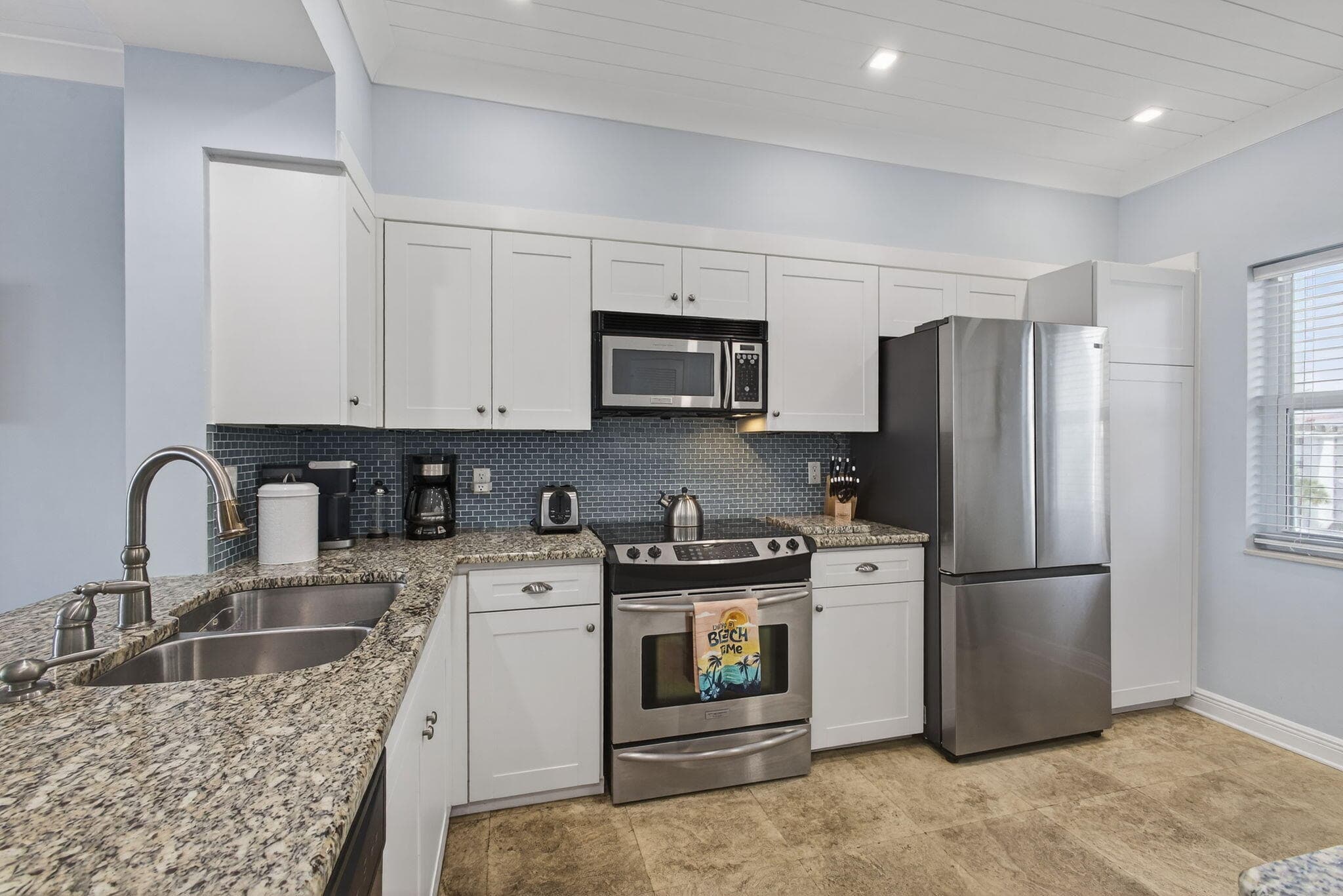 105 Paradise Harbour Boulevard 501, North Palm Beach, FL 33408 — photo 4 of 40