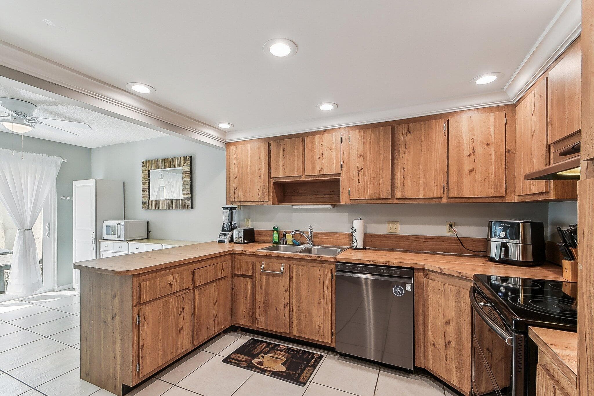 11063 Oakdale Road, Boynton Beach, FL 33437 — photo 3 of 59