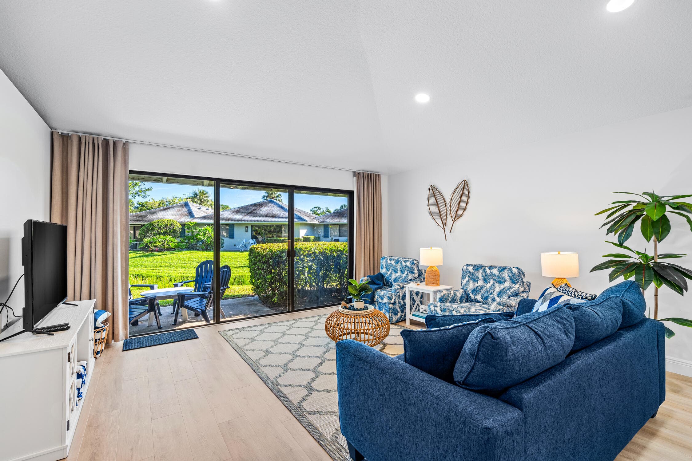 615 Club Drive, Palm Beach Gardens, FL 33418 — photo 5 of 34