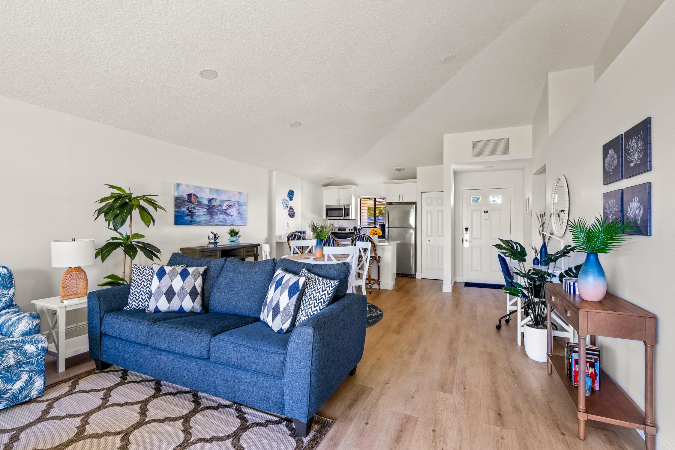 615 Club Drive, Palm Beach Gardens, FL 33418 — photo 8 of 34