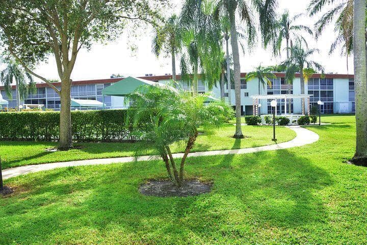 3400 Springdale Boulevard 316, Palm Springs, FL 33461 — photo 8 of 10