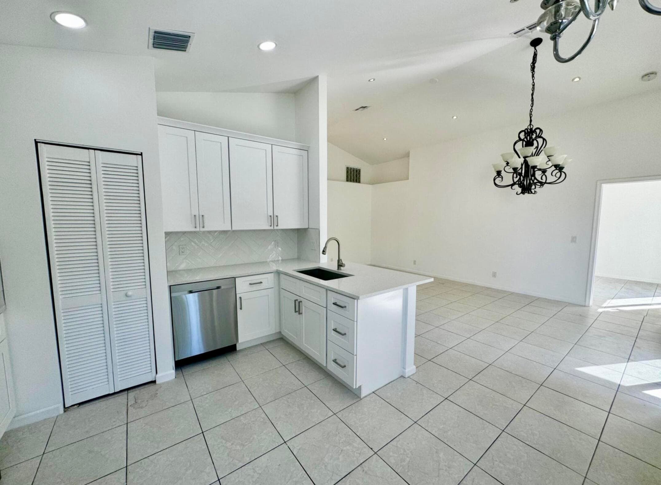 2014 Normandy Circle, West Palm Beach, FL 33409 — photo 11 of 21