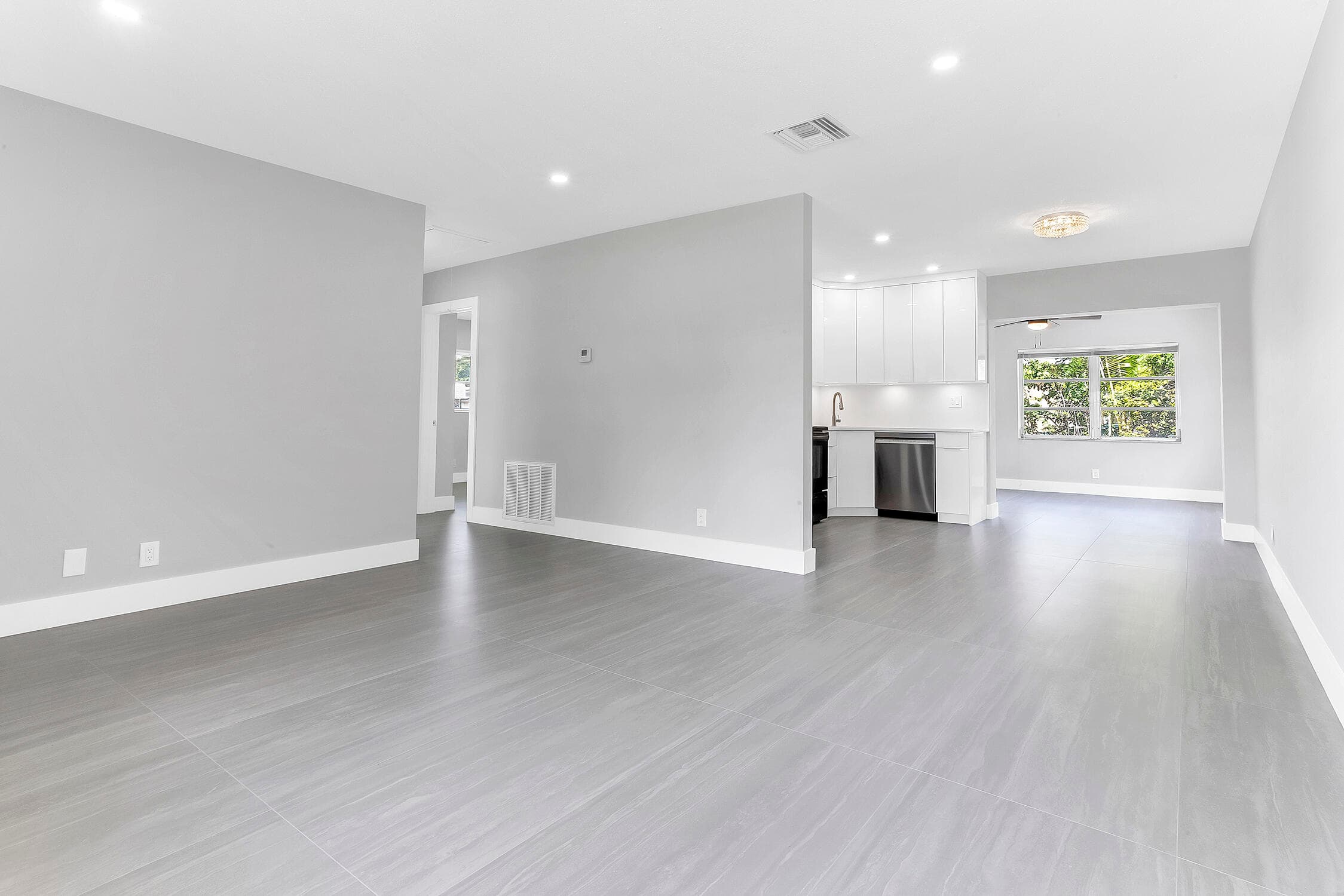 7609 NW 70 Avenue, Tamarac, FL 33321 — photo 5 of 28