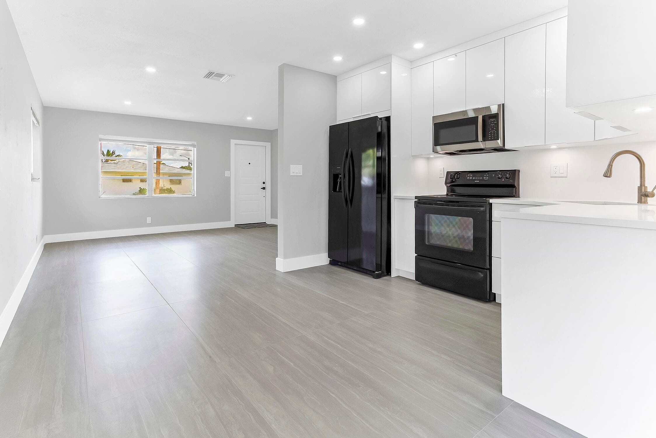 7609 NW 70 Avenue, Tamarac, FL 33321 — photo 9 of 28