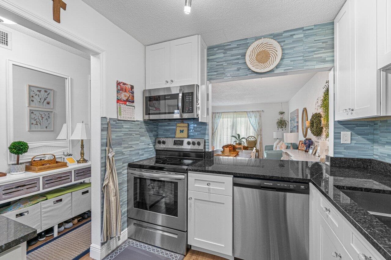 2855 S Garden Drive 211, Lake Worth, FL 33461 — photo 4 of 27