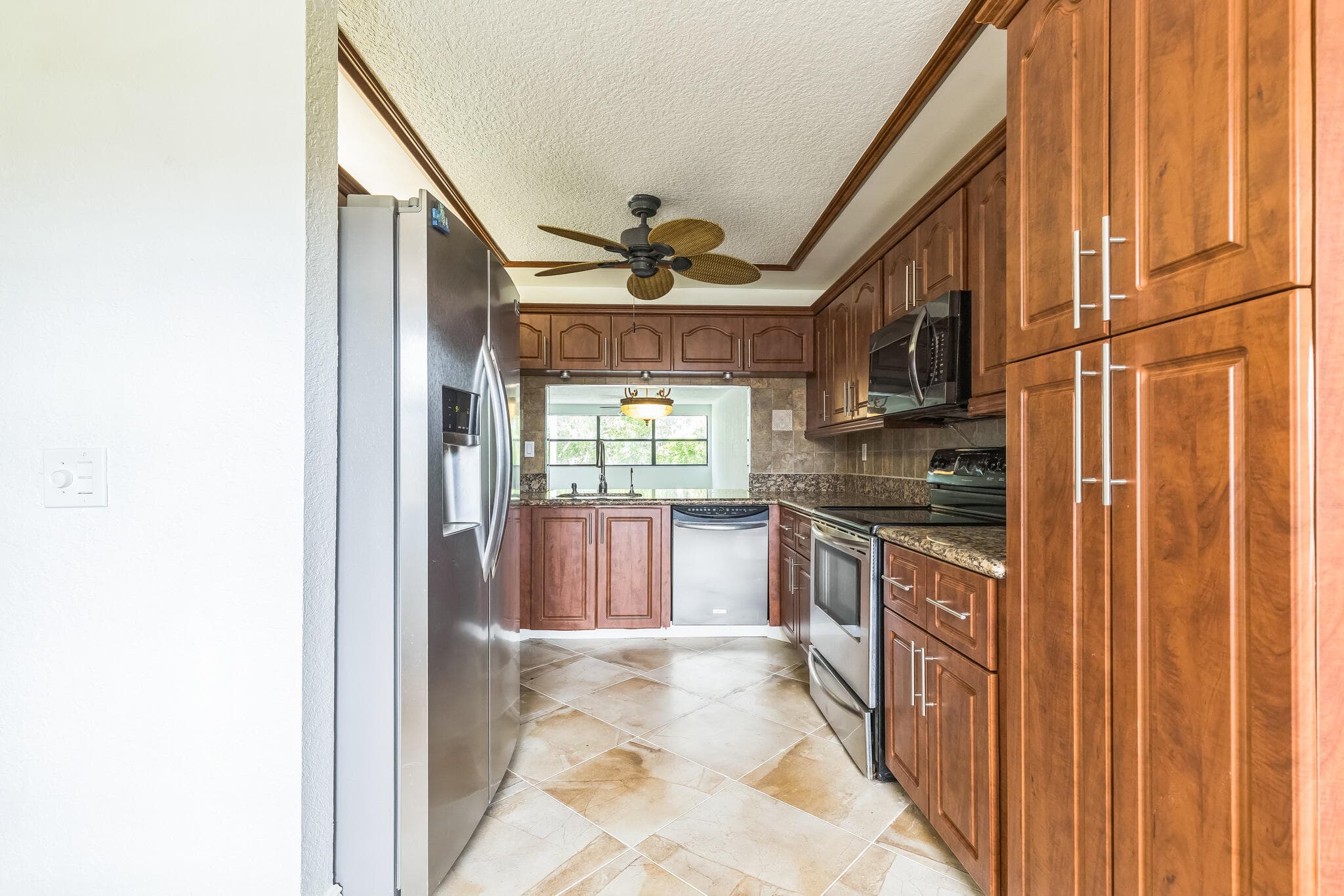 2704 NW 104th Avenue 401, Sunrise, FL 33322 — photo 7 of 37