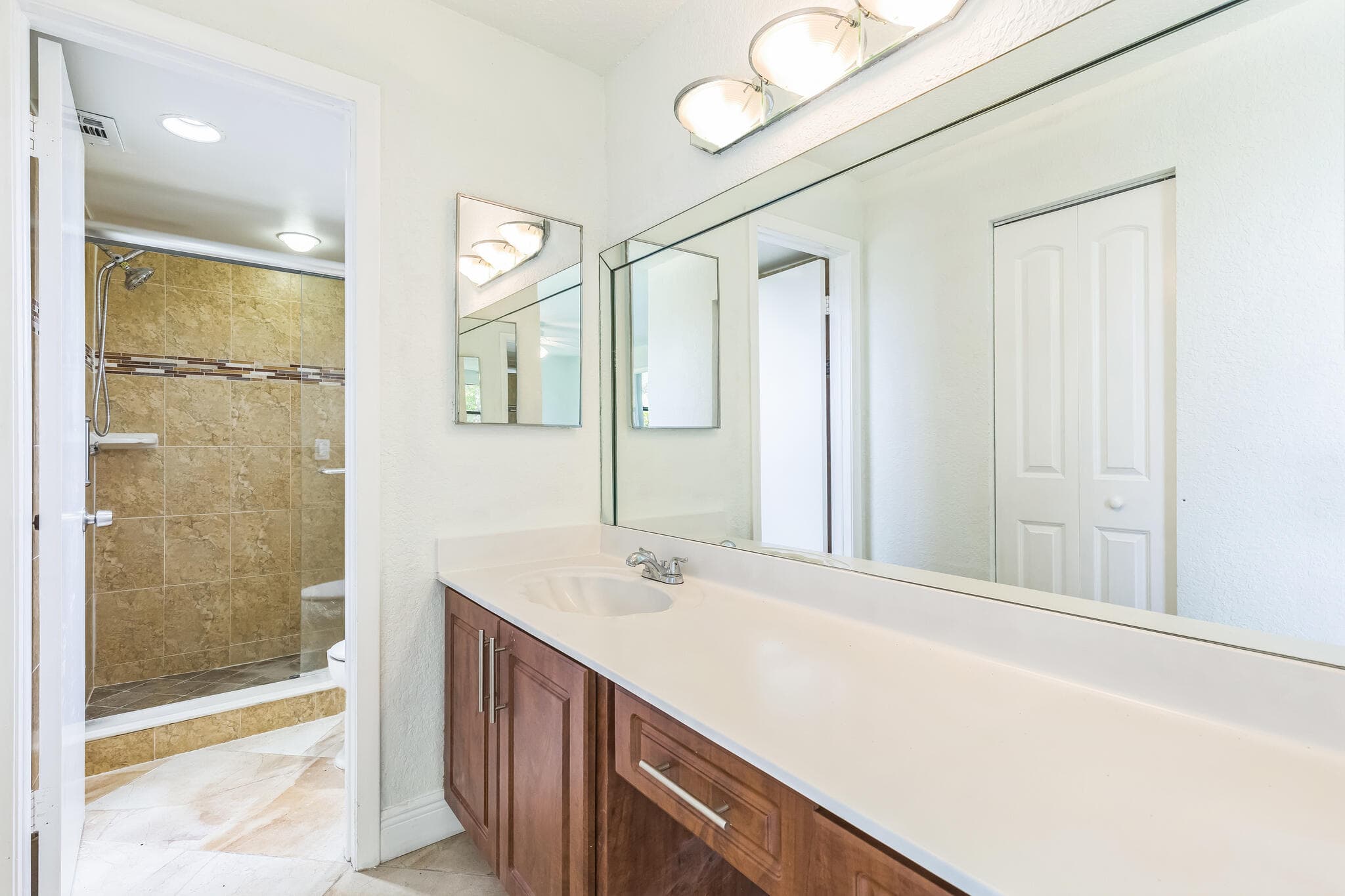 2704 NW 104th Avenue 401, Sunrise, FL 33322 — photo 11 of 37