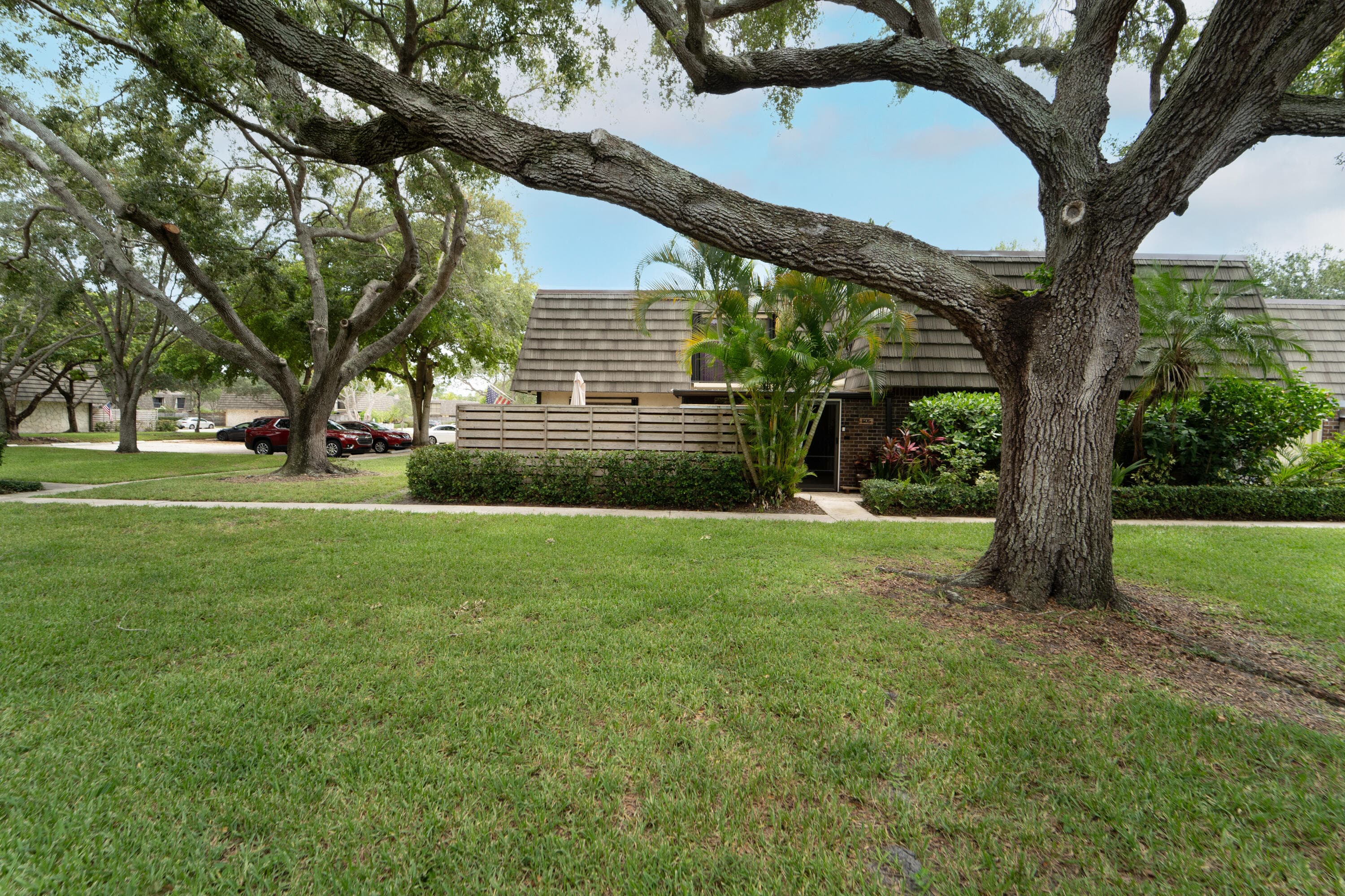 505 5th Terrace, Palm Beach Gardens, FL 33418 — photo 34 of 60