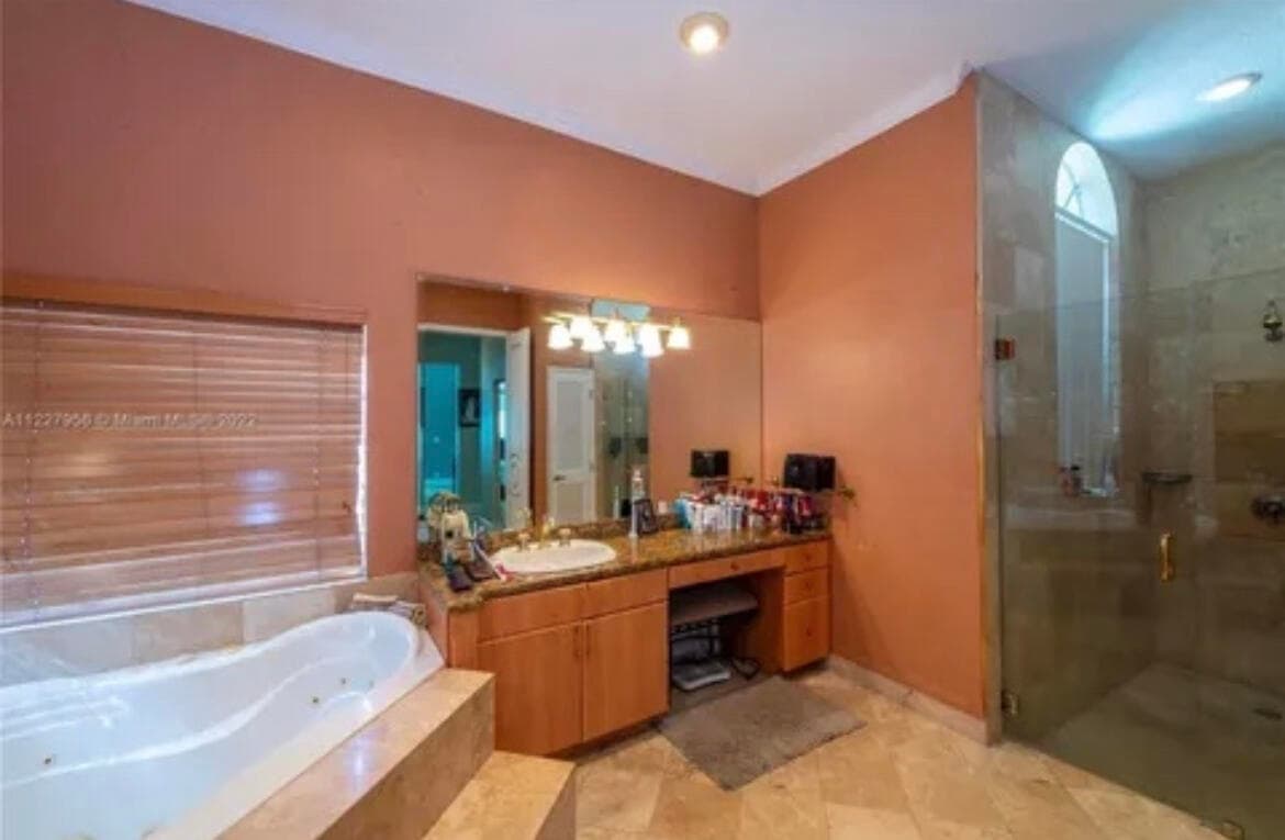 423 NE 3rd Street, Pompano Beach, FL 33060 — photo 11 of 33
