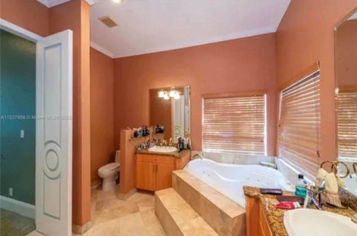423 NE 3rd Street, Pompano Beach, FL 33060 — photo 12 of 33