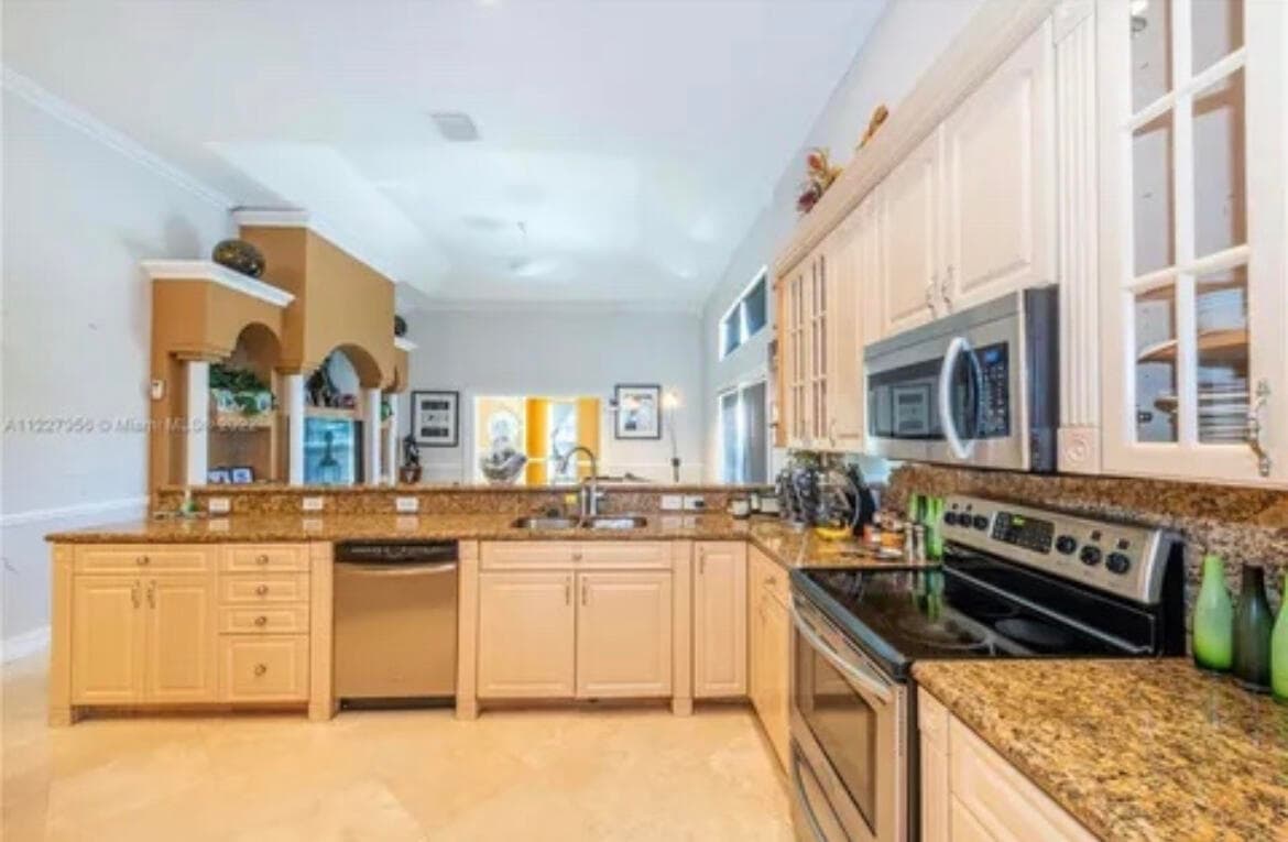 423 NE 3rd Street, Pompano Beach, FL 33060 — photo 20 of 33