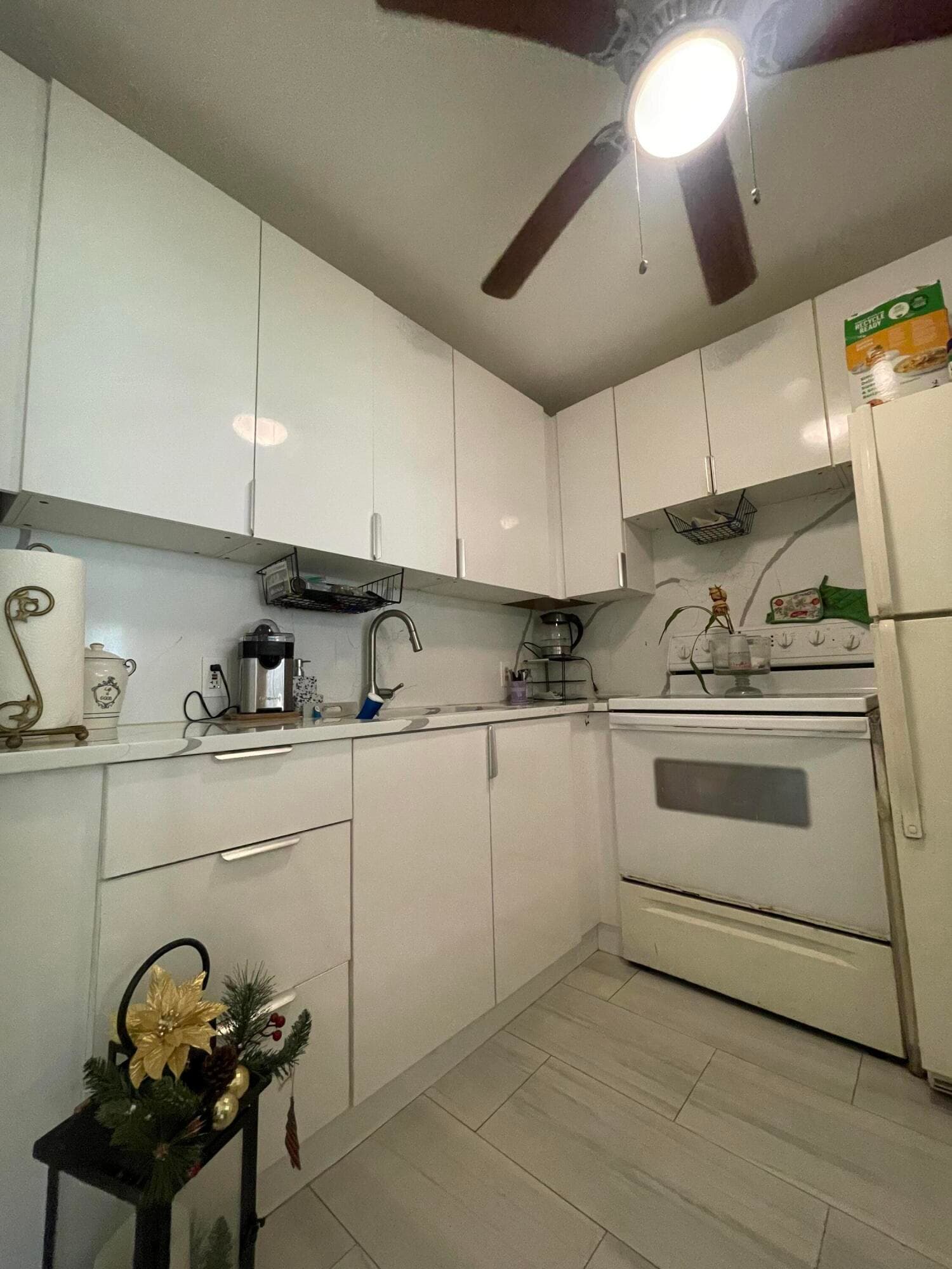 49 Mansfield B, Boca Raton, FL 33434 — photo 7 of 39
