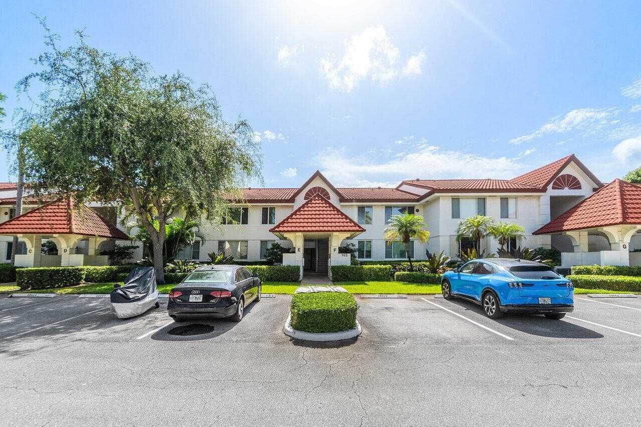103 Half Moon Circle E2, Hypoluxo, FL 33462 — photo 24 of 43