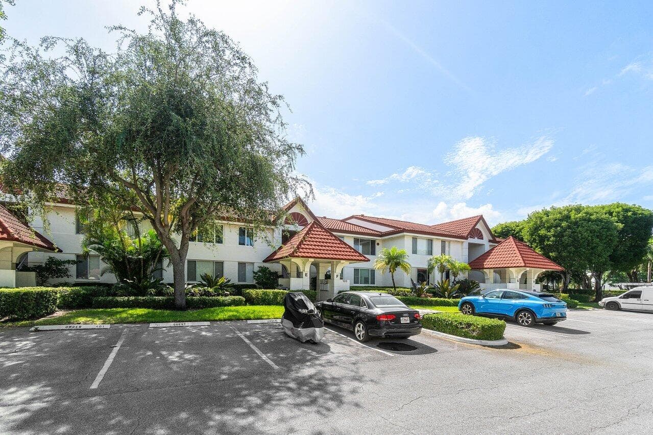 103 Half Moon Circle E2, Hypoluxo, FL 33462 — photo 26 of 43